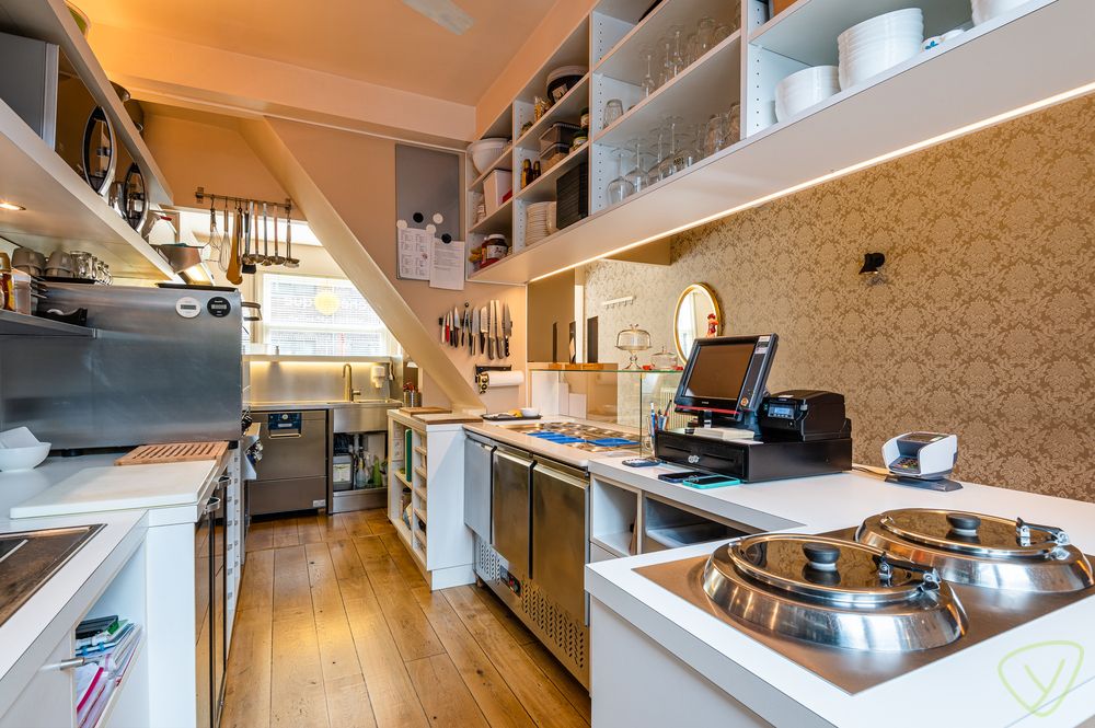 Ruime handelsswoning te koop in het centrum van Eeklo! foto 10