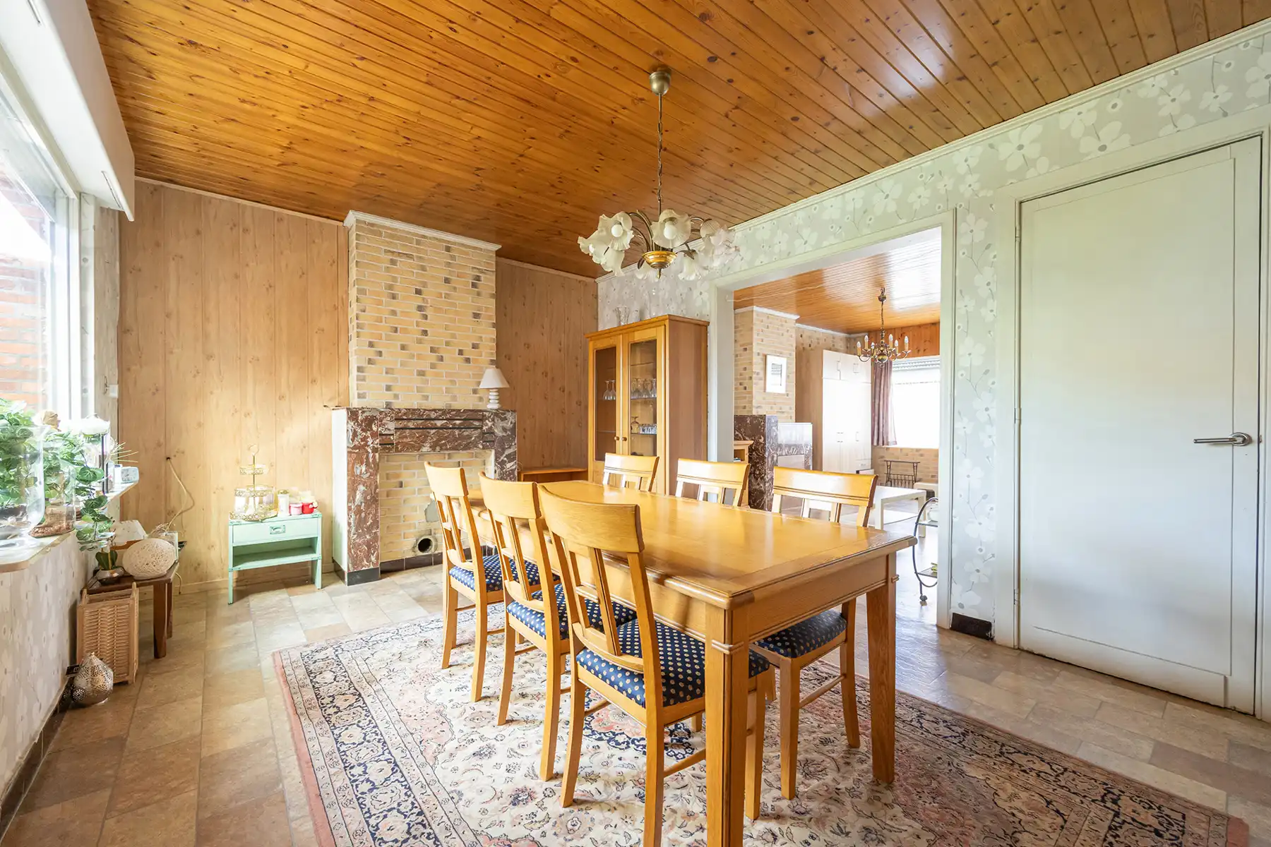 CENTRAAL GELEGEN WONING MET ZONNIGE TUIN EN STERK POTENTIEEL foto 4