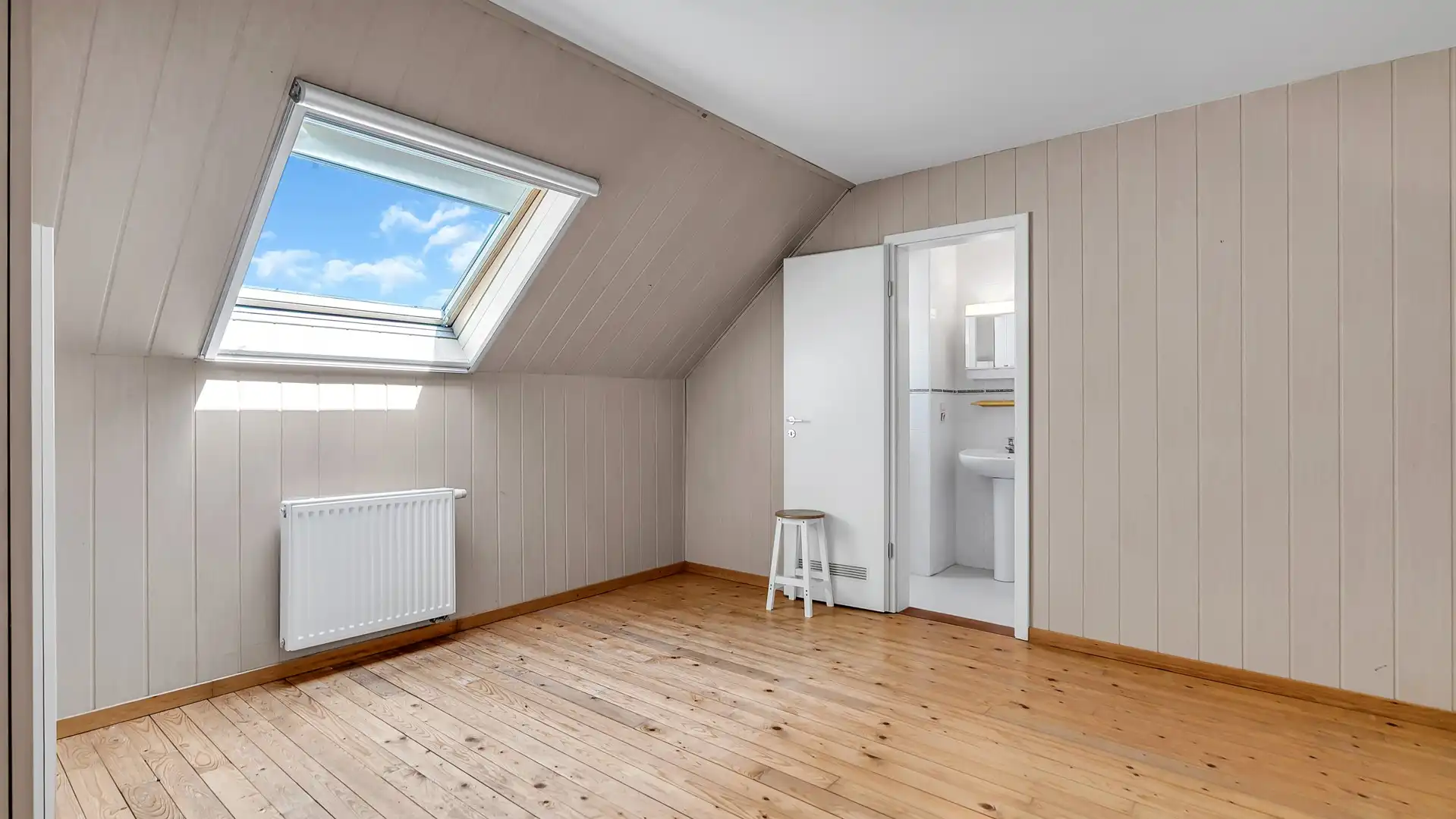Ruime en instapklare woning met zwembad in Genk (Bret) foto 32