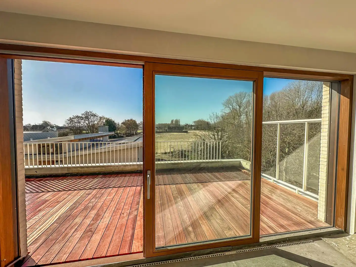 Luxe nieuwbouw appartement 115m² met groot zonneterras 23m² en zicht op de duinen. foto 5