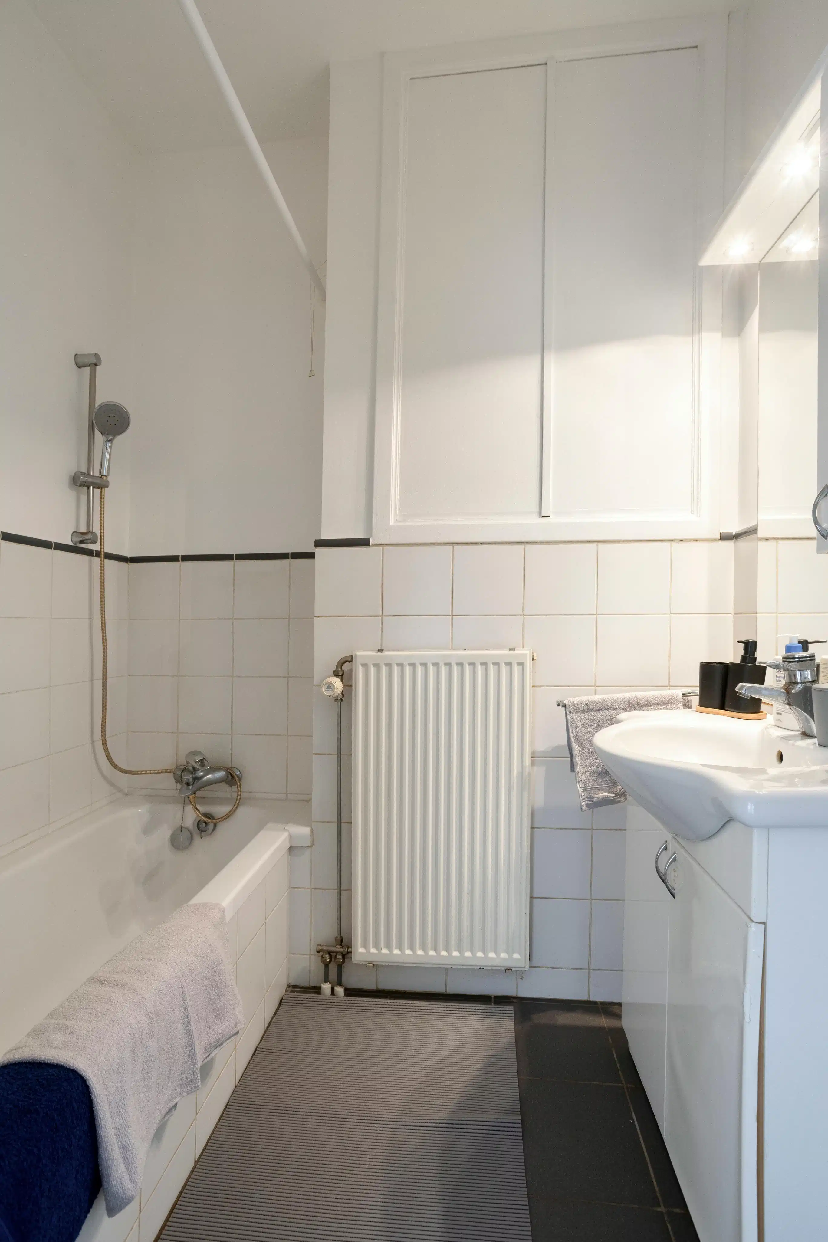 Ruime Woning ingedeeld als drie appartementen in Strombeek-Bever foto 32