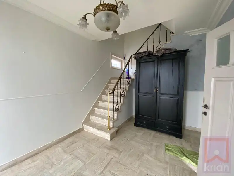 Ruime woning met grote garage (+-93m²) EN magazijn (+-170m²), centrum Geel, ideaal voor zelfstandige of vrij beroeper foto 5