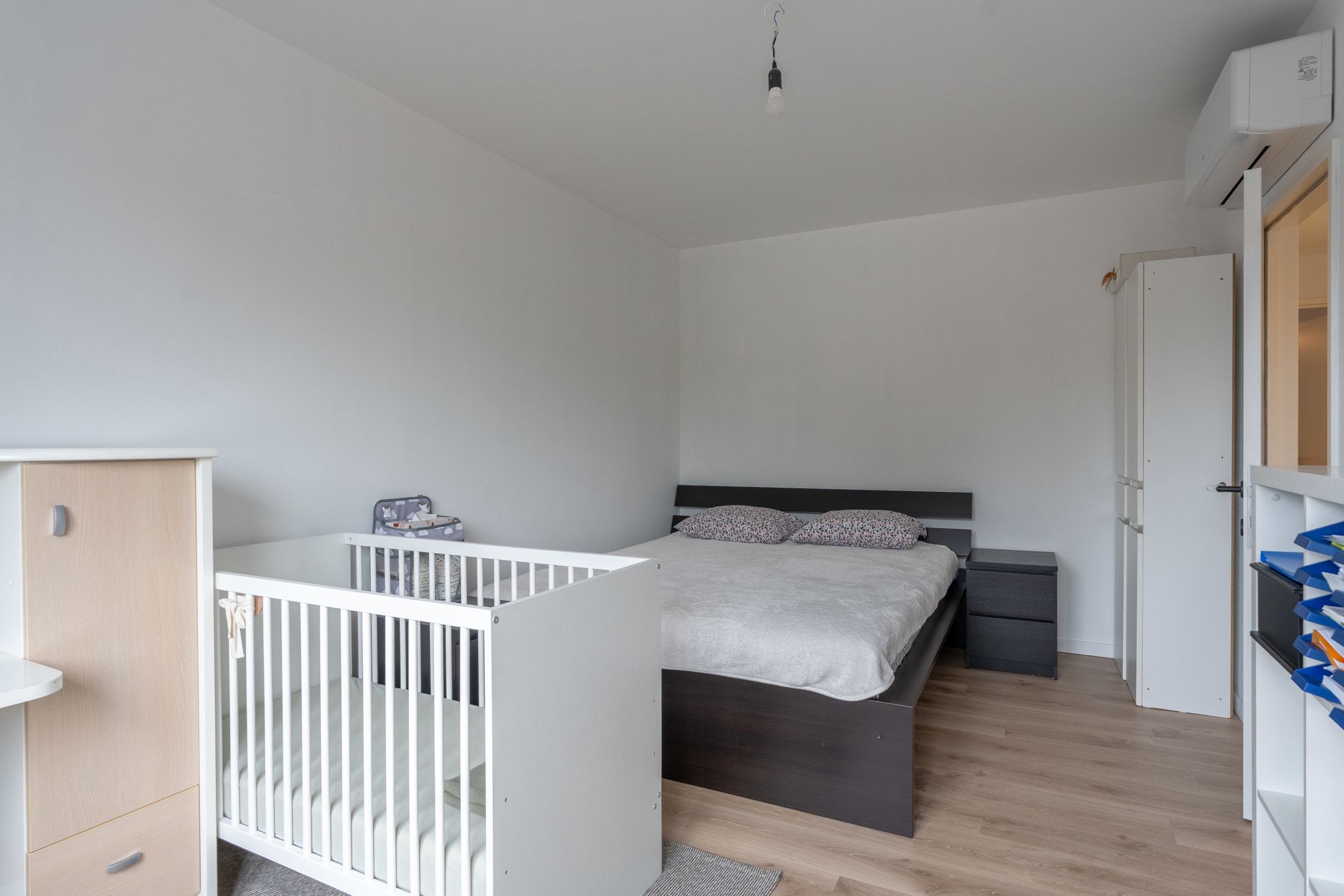 Energiezuinig 2 slpk appartement met garagebox te Vosselaar. foto 7