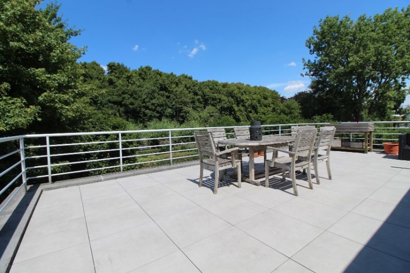 Instapklaar appartement met ruim terras te huur in centrum Roeselare foto 4