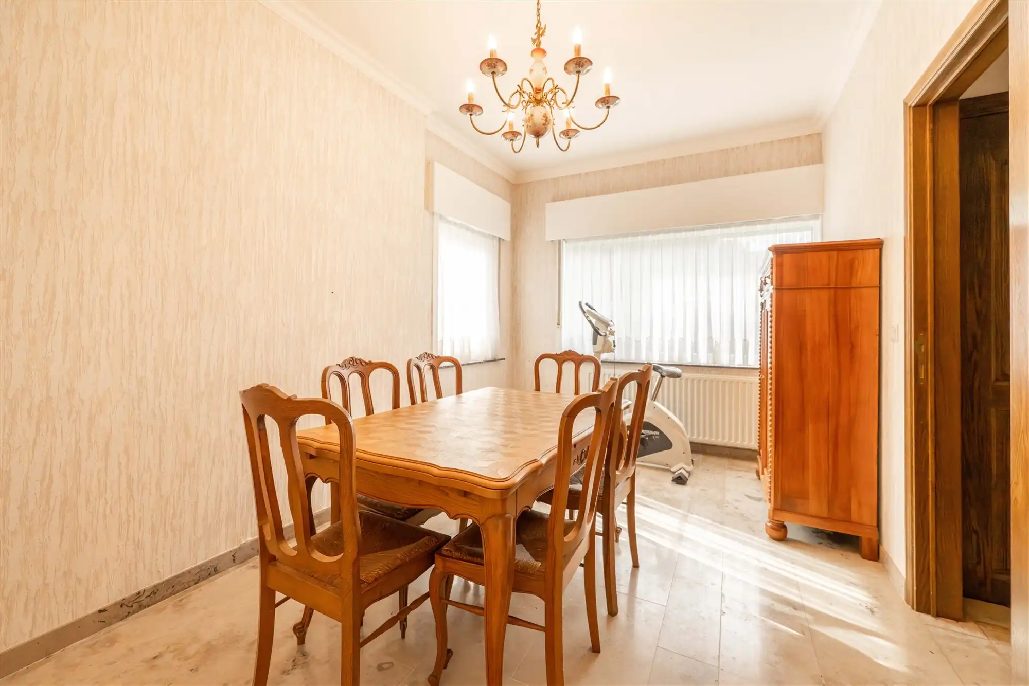 Woning met 4 slps, dubbele garage en zongerichte tuin foto 11