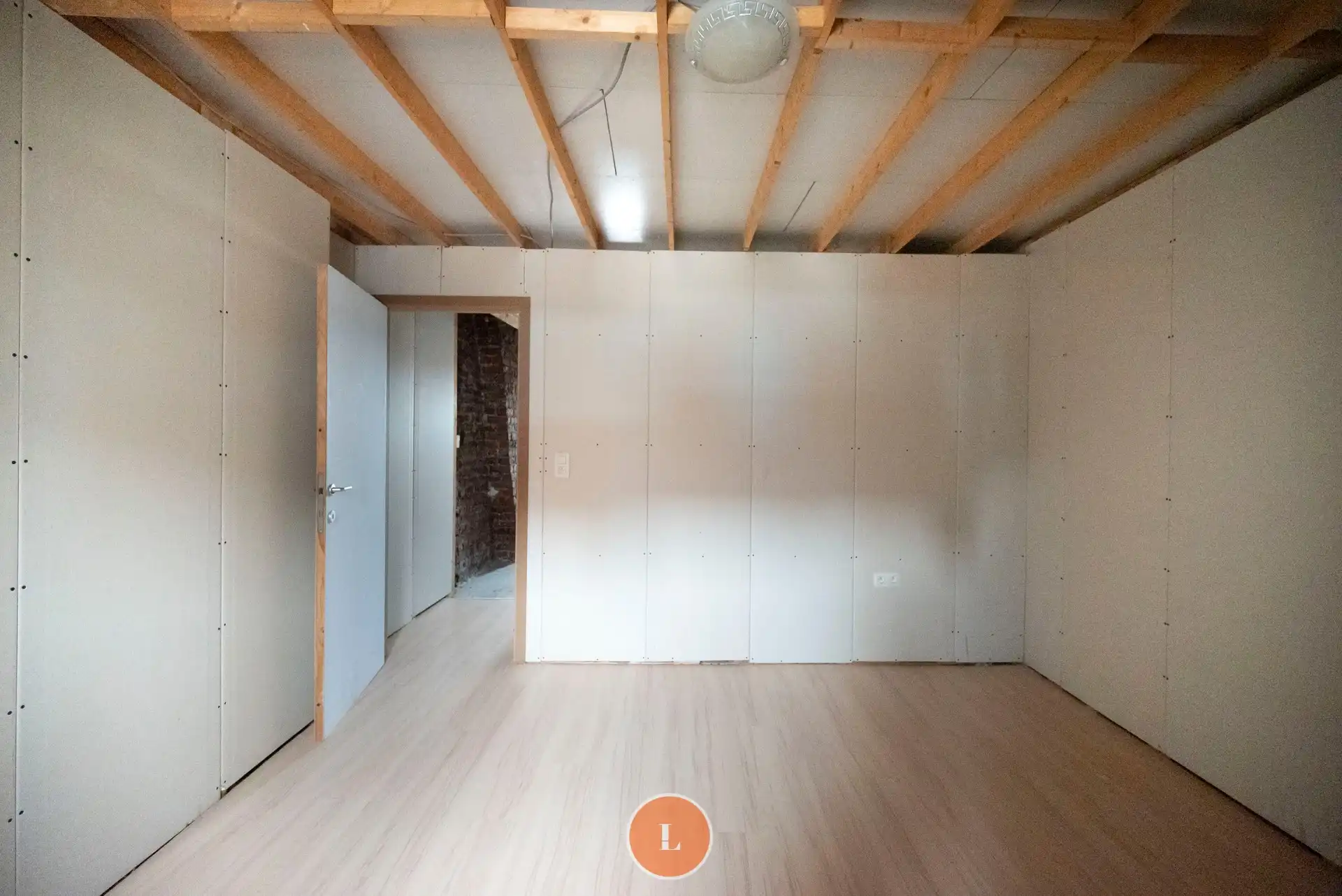 Interessante investeringseigendom of ideale starterswoning met mogelijks 4 slaapkamers foto 6