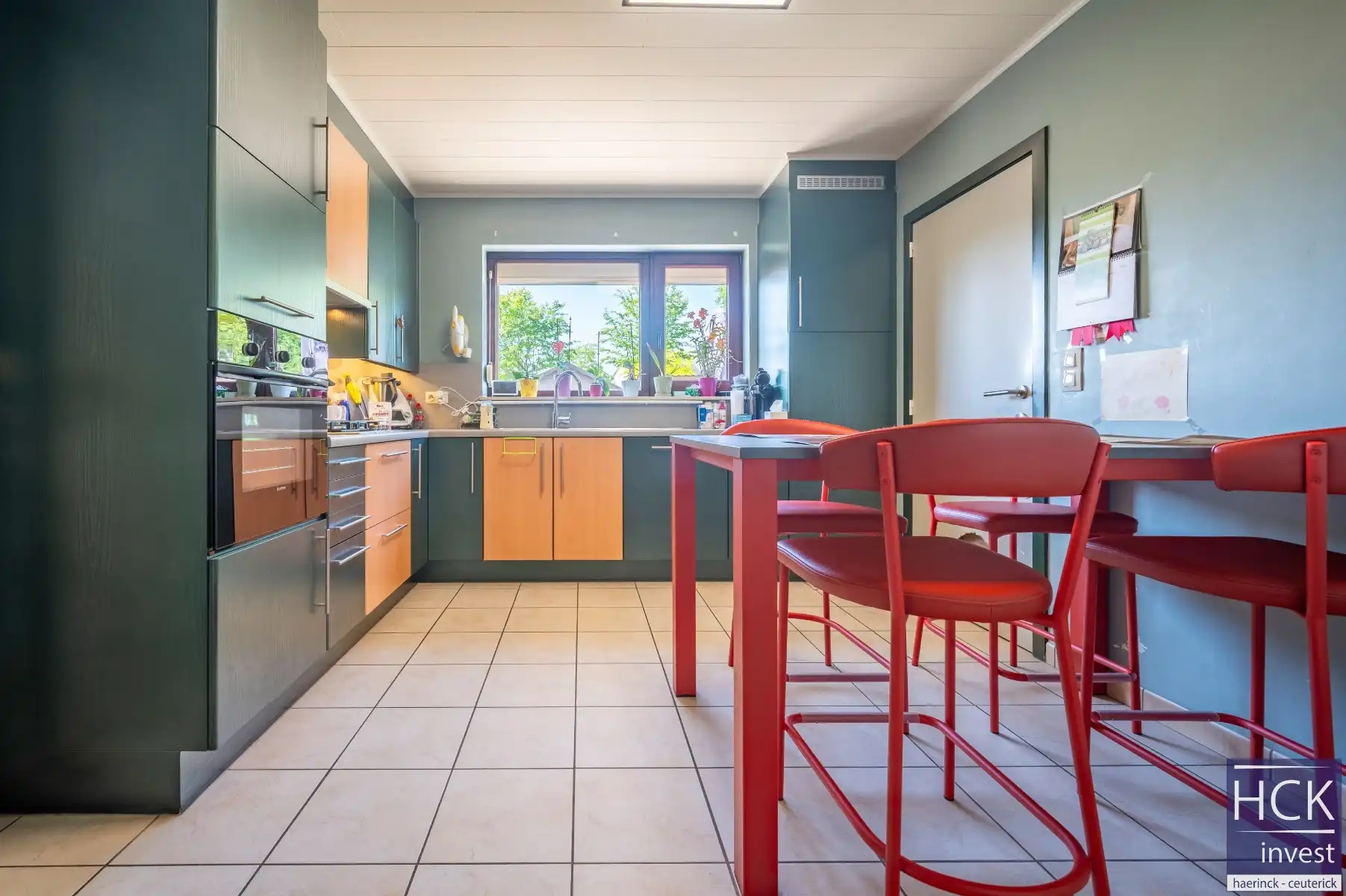 KRUISHOUTEM - Uitermate goed onderhouden woning met 3 SLPK. op toplocatie! foto 9
