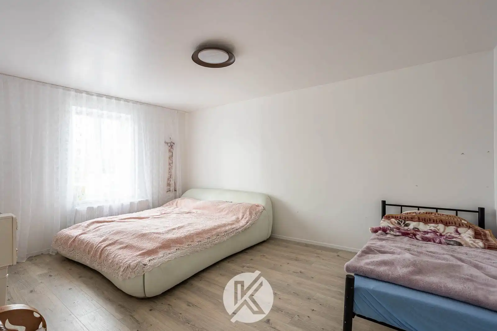 Veelzijdige woning op het dorpsplein foto 18