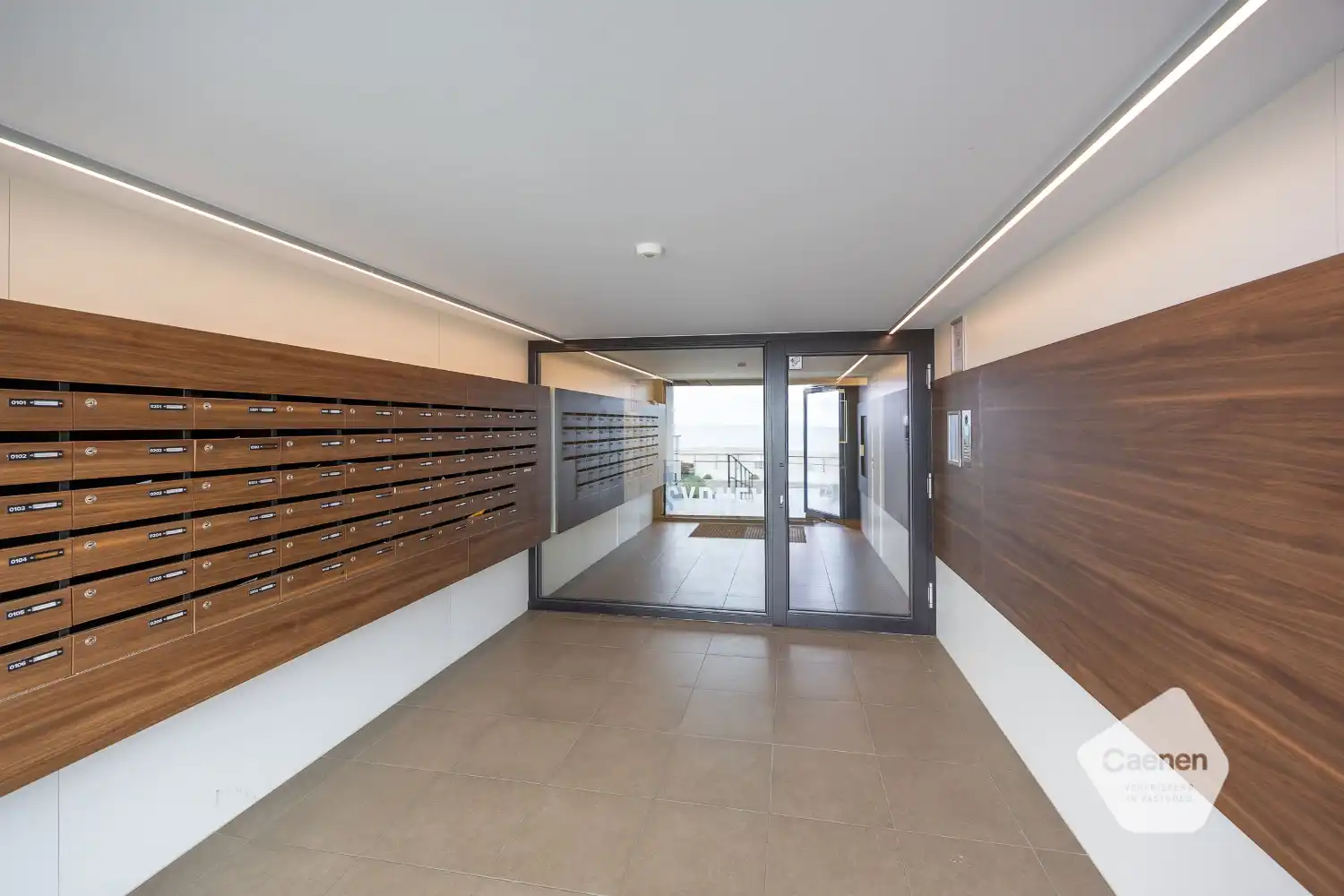 Unieke studio met frontaal zeezicht te koop op topligging! foto 13