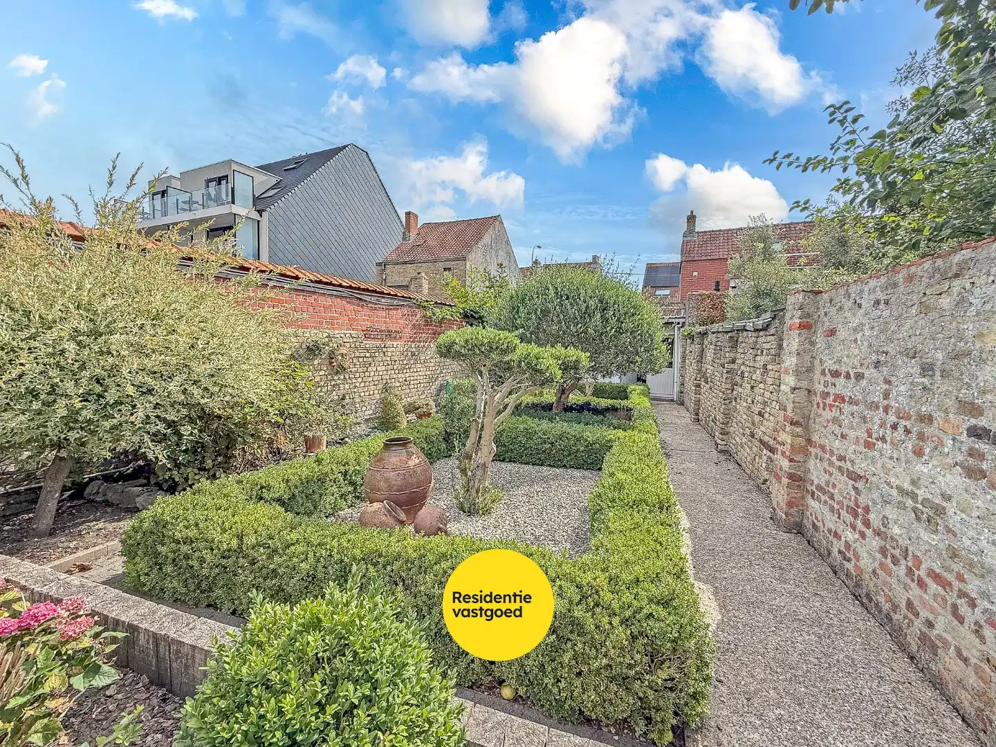 Prachtig herehuis met woonst en handelsruimte te Nieuwpoort-Stad op een zeer commerciële ligging in de Marktstraat op 400 m².  foto 18