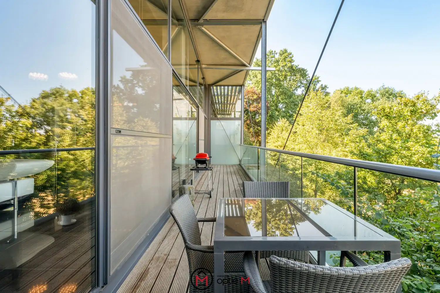 Unieke loft met 2 slaapkamers, terras en parking foto 12