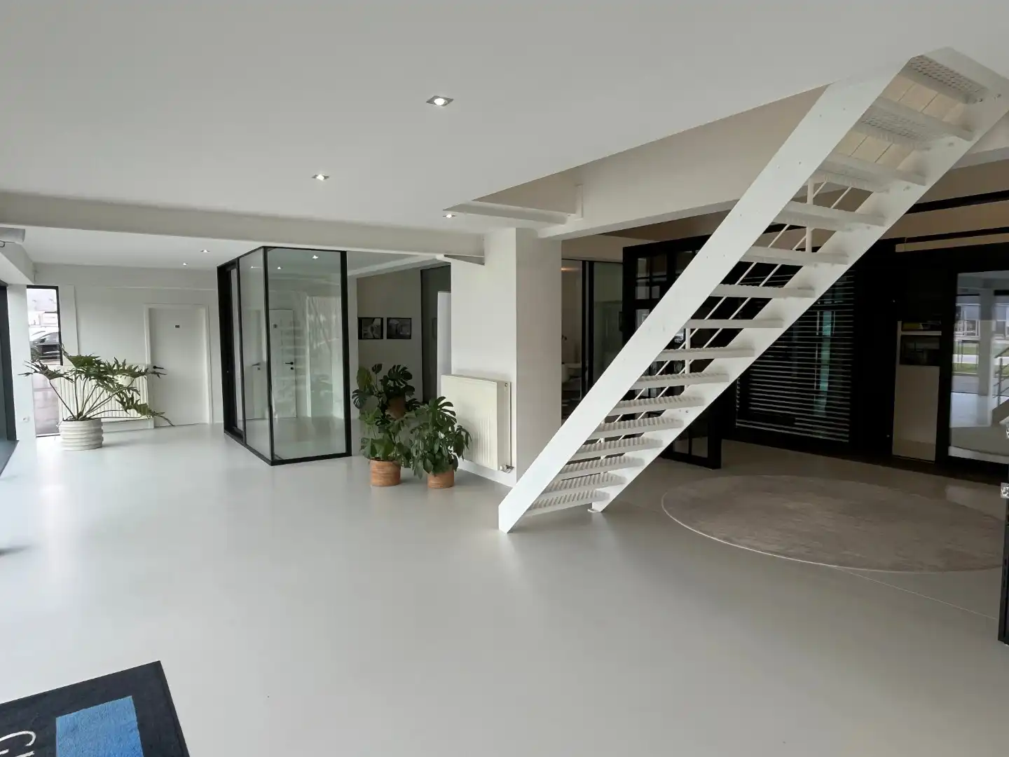 Een welgelegen bedrijfspand (KMO - industrie) van 2.815m² foto 9