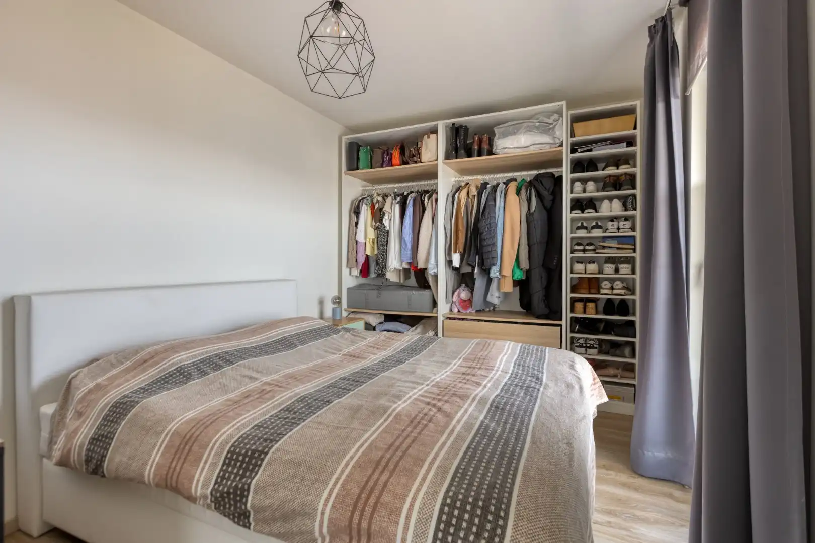 LICHTRIJK APP. VAN 90M² MET 2 SLPK., TERRAS en AUTOSTANDPLAATS OP TOPLOCATIE in BILZEN-HOESELT! foto 11