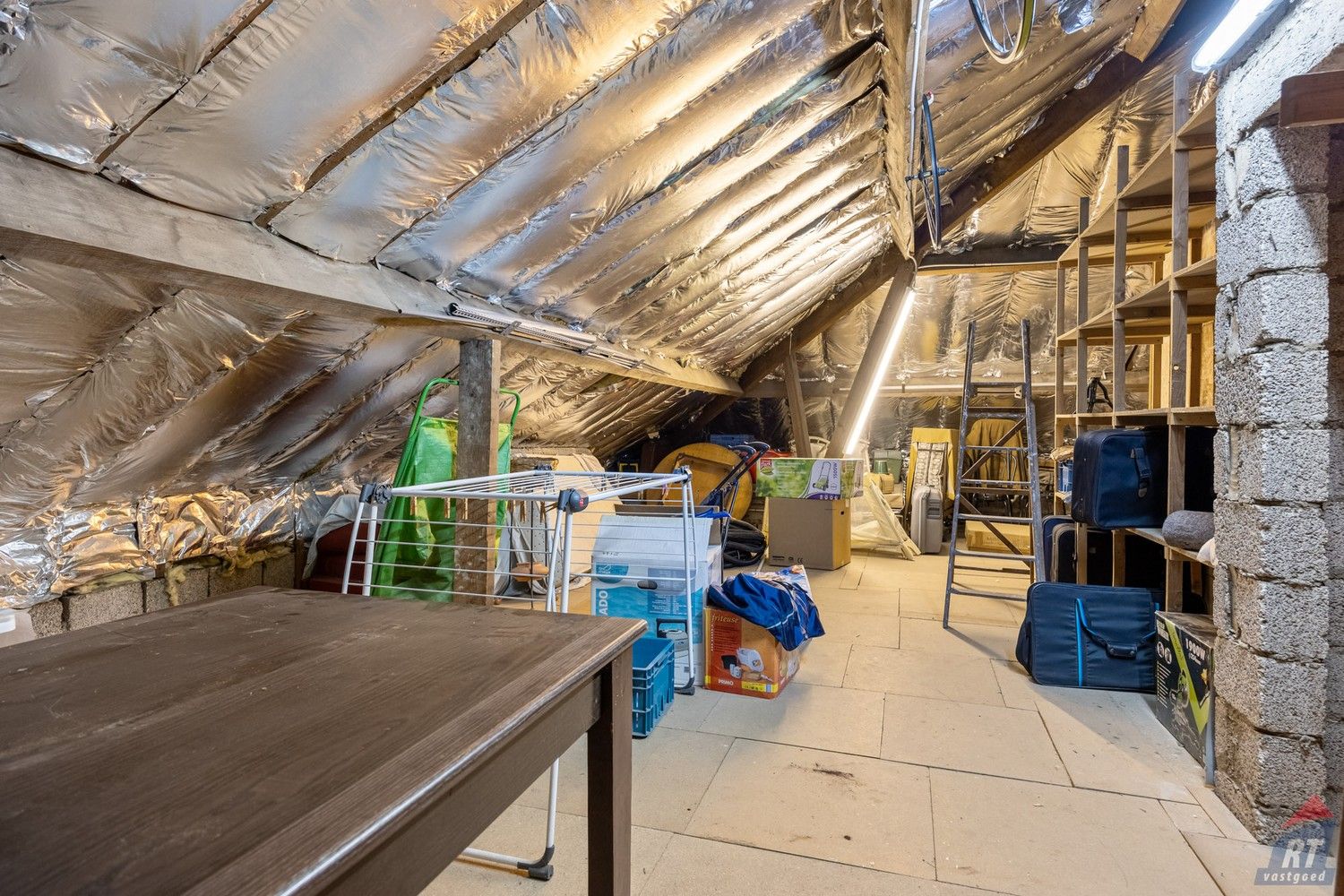 Charmante woning met zwembad op toplocatie in Sint-Truiden foto 15