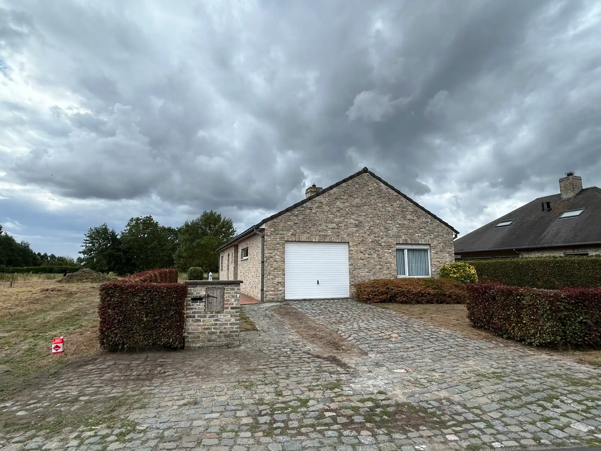 Gelijkvloerse woning met 2 slaapkamers en garage foto 2