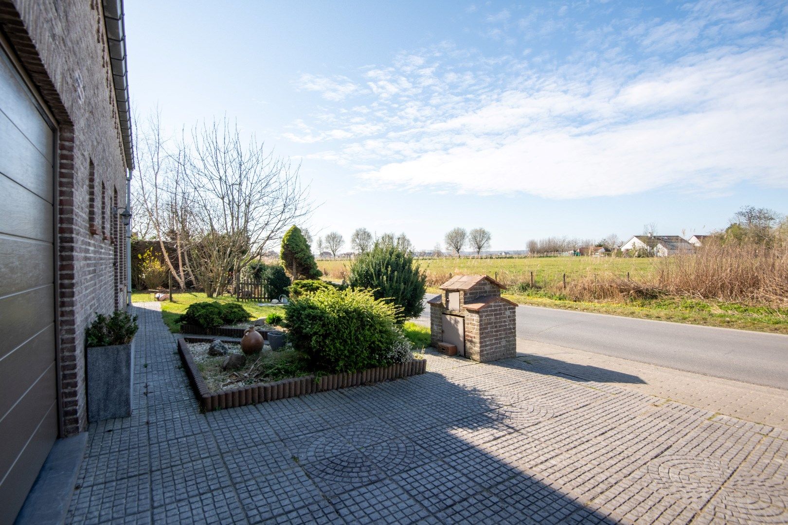 Op te frissen villa rustig gelegen met open zicht op de Polders vlakbij Westkapelle-dorp foto 3