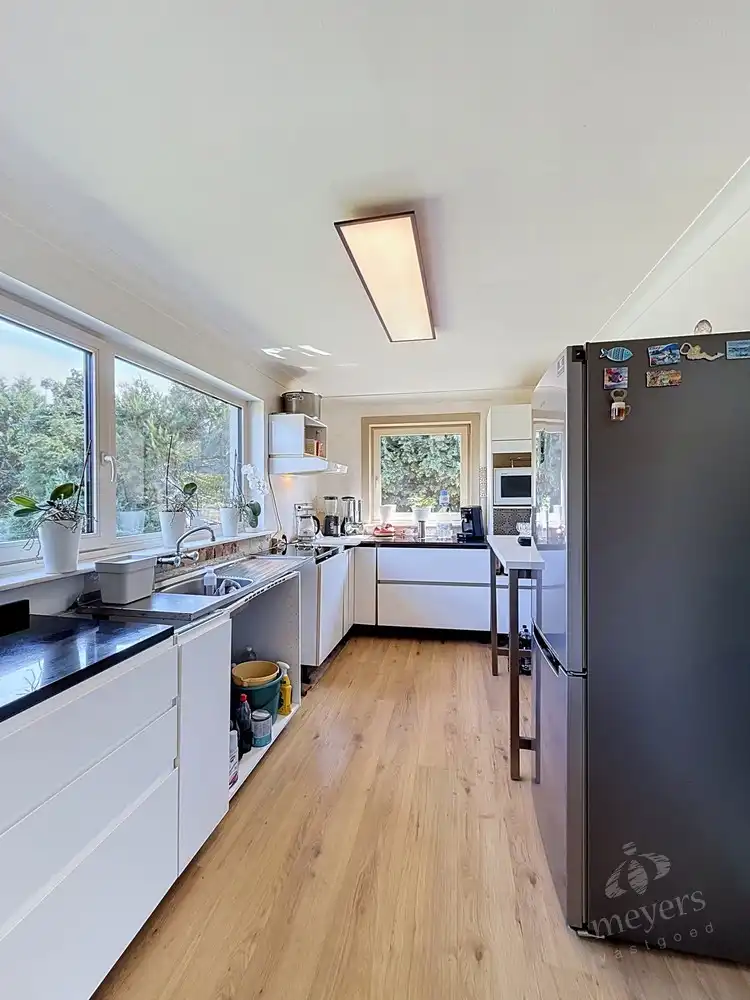 Te renoveren gelijkvloerse woning op een ruim, groen perceel in Hasselt foto 4
