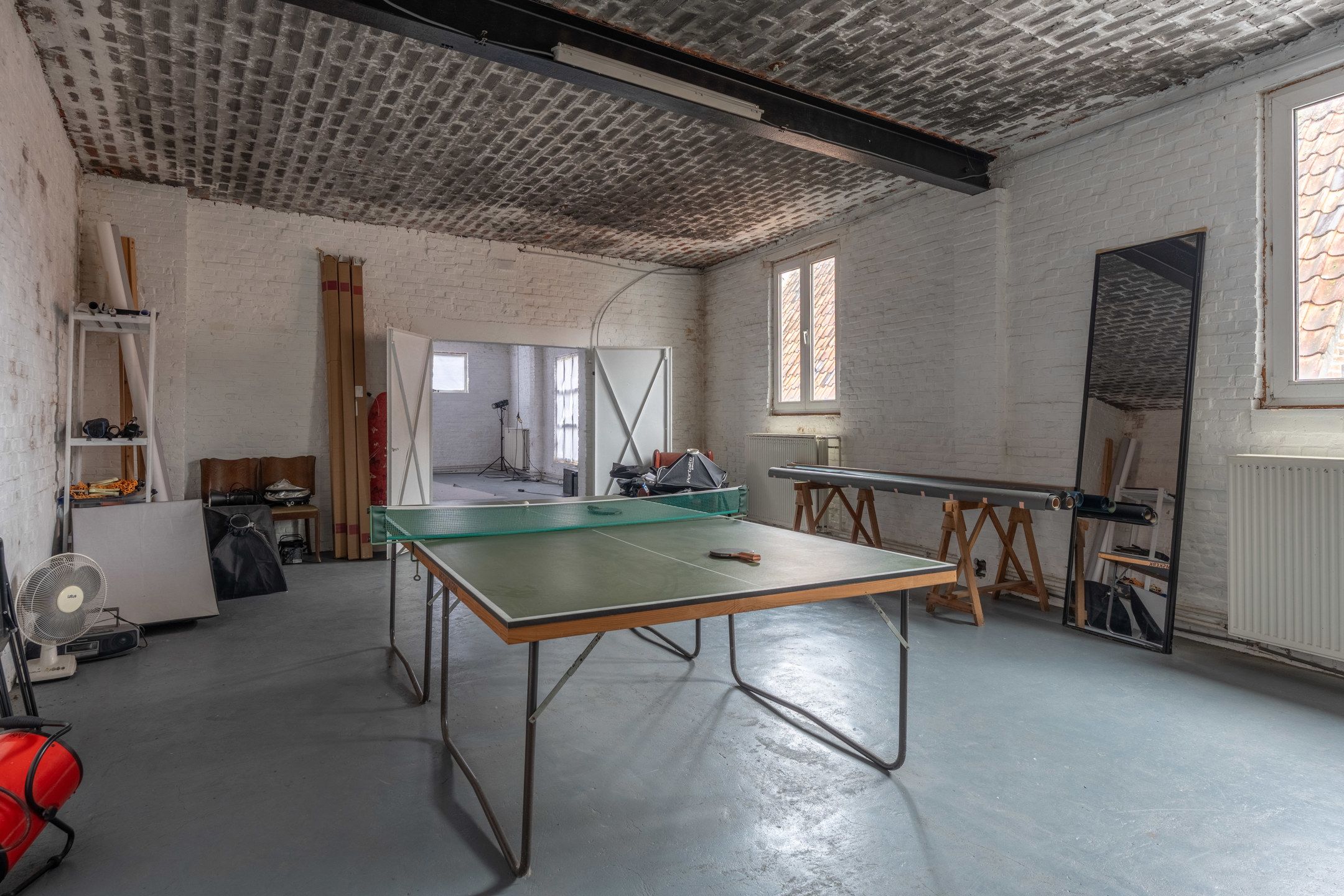 Verrassend ruime handelswoning met bovenliggend appartement. foto 26