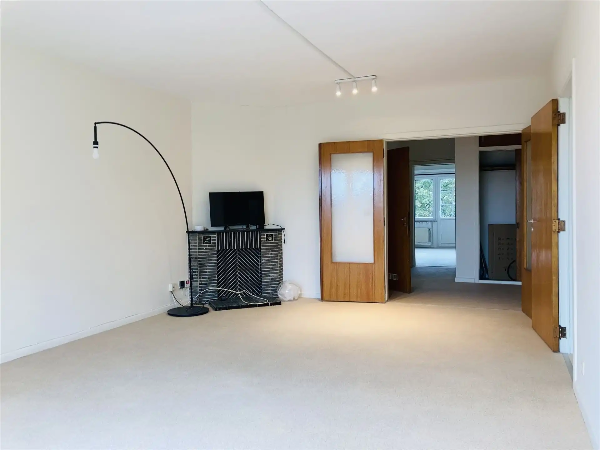 1SK gerenoveerd apartement met balcons - Schaerbeek  foto 5