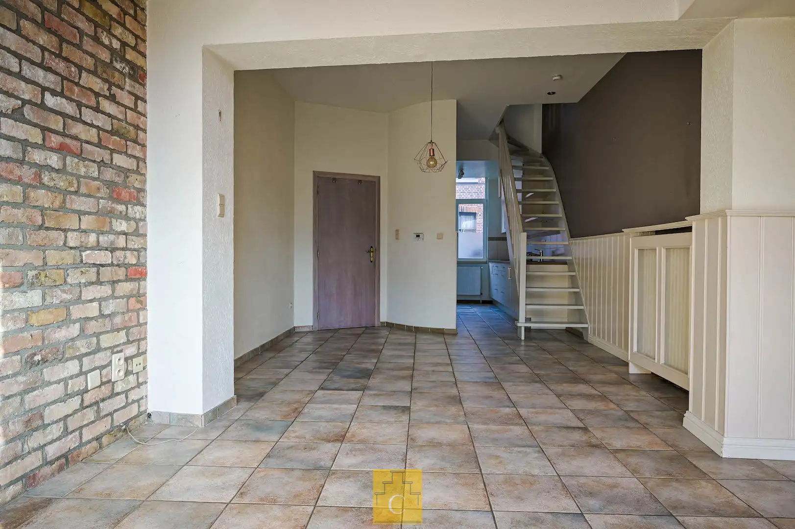 Instapklare trapgevelwoning met zonnig terrastuintje en grote berging, centrum, rustige straat omgeving ’t Zand foto 8