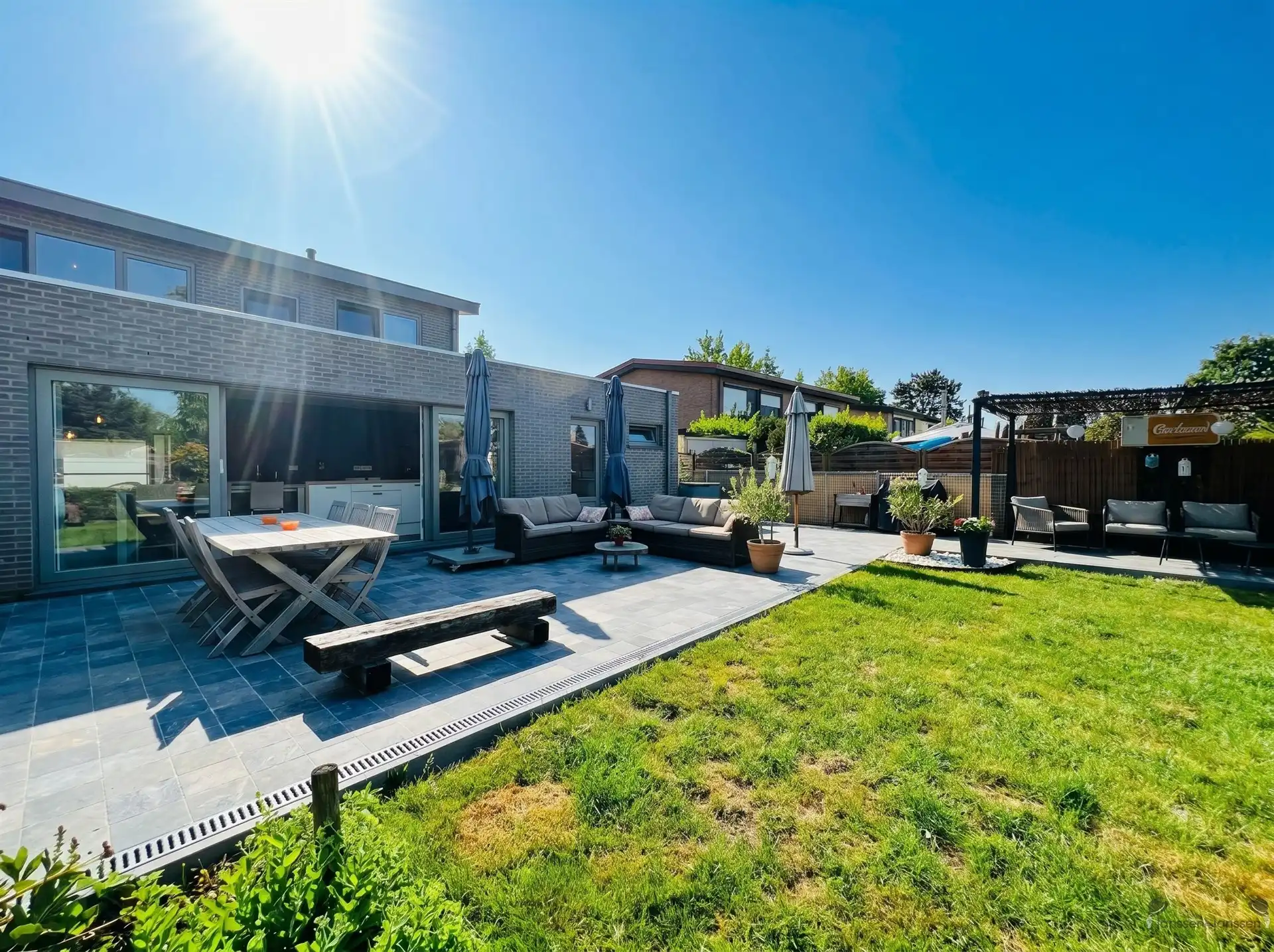Instapklare gezinswoning met 3 slpkmrs & tuin foto 4