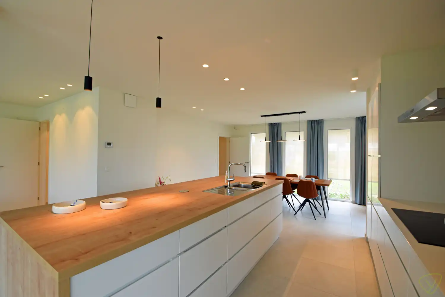 Prachtig gerenoveerde woning gelegen in de Witte Wijk met een luxeueze afwerking. foto 8