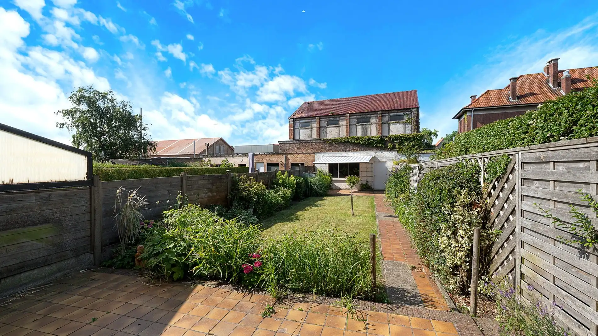 Huis met groot volume en garage te Knokke foto 10