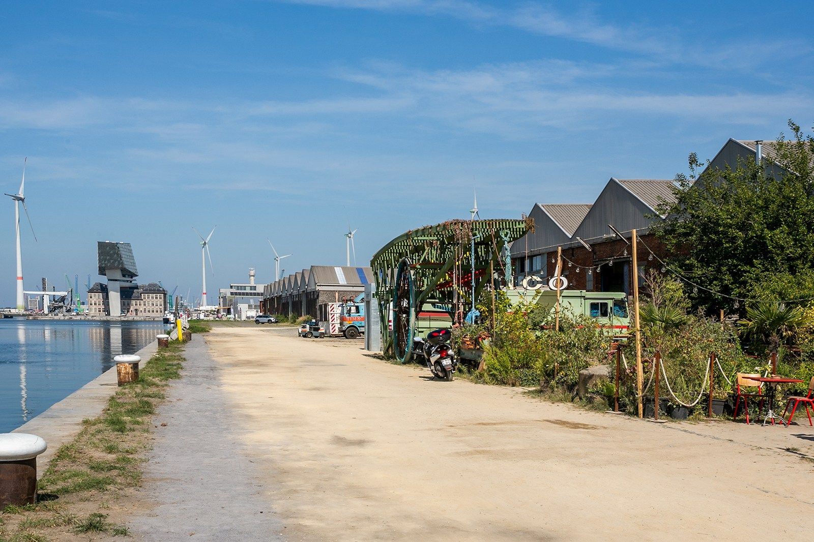 Stijlvol wonen in het hart van de Cadix-wijk foto 30