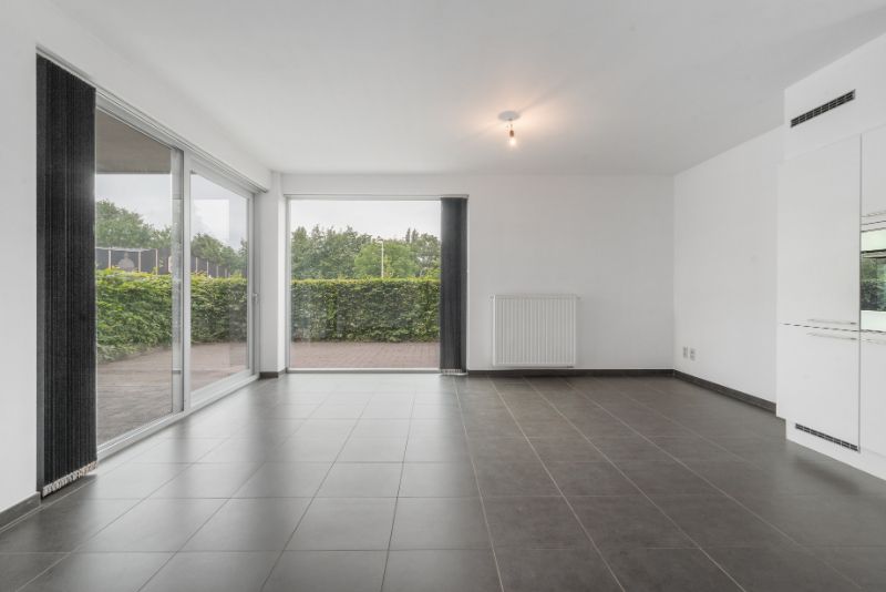 Instapklaar gelijkvloers appartement in het hart van Lokeren! foto 4