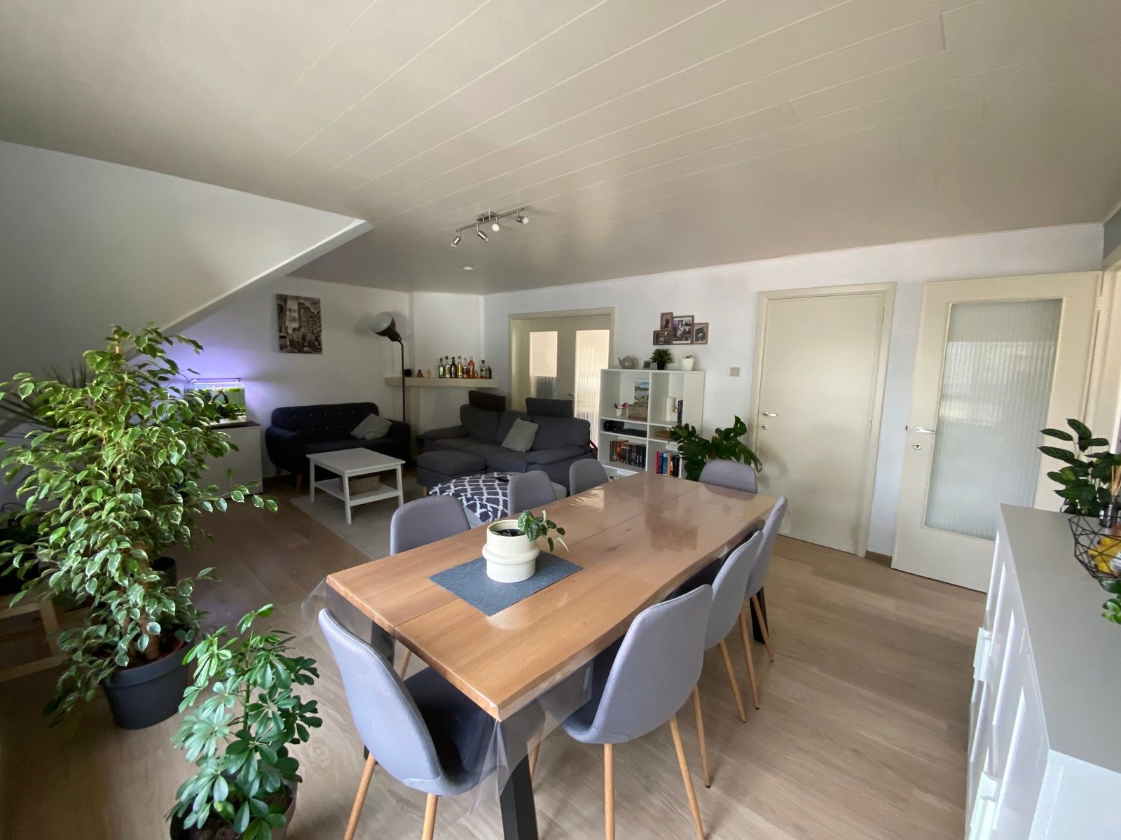 Opbrengsteigendom 2 appartementen en 2 commerciële ruimtes foto 2