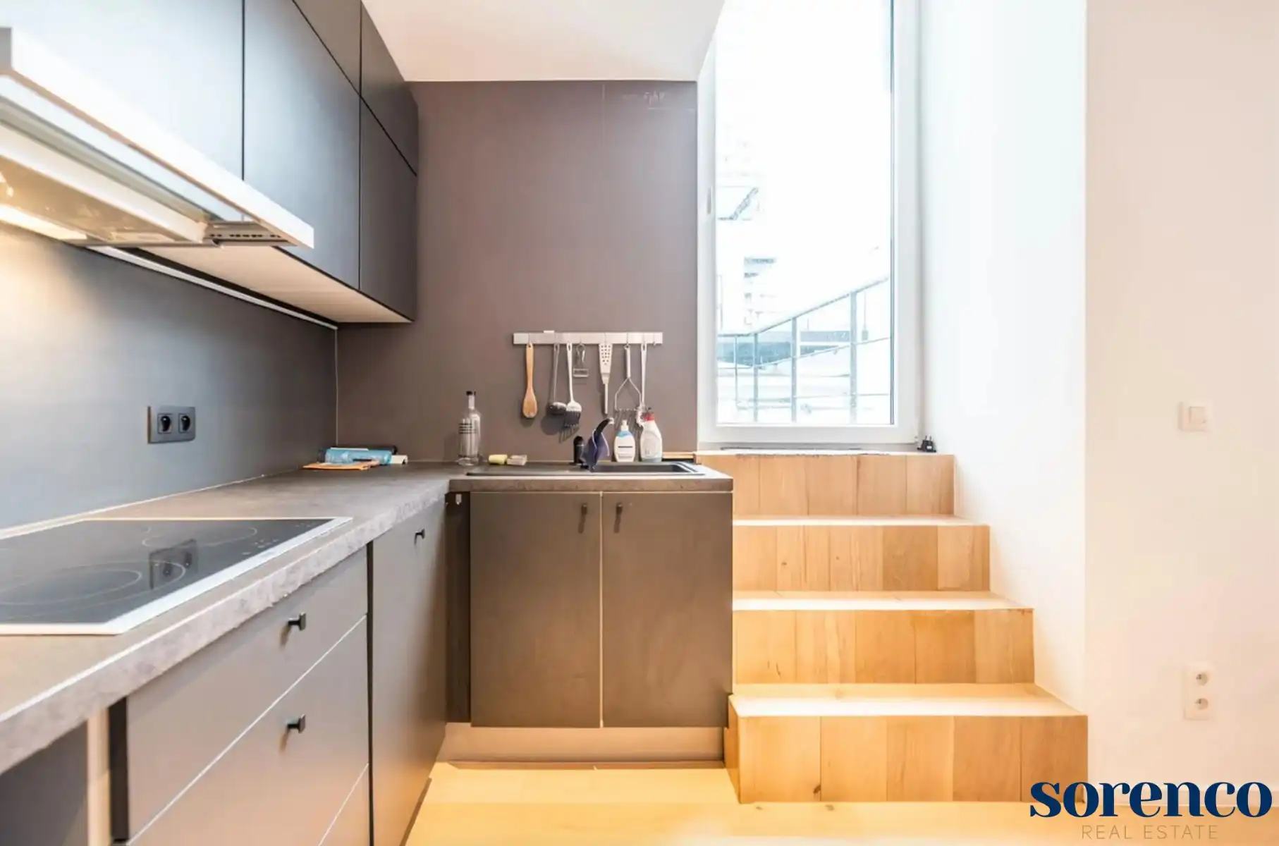 Duplex Gemeubeld 1-Slaapkamer appartement met groot Terras foto 5