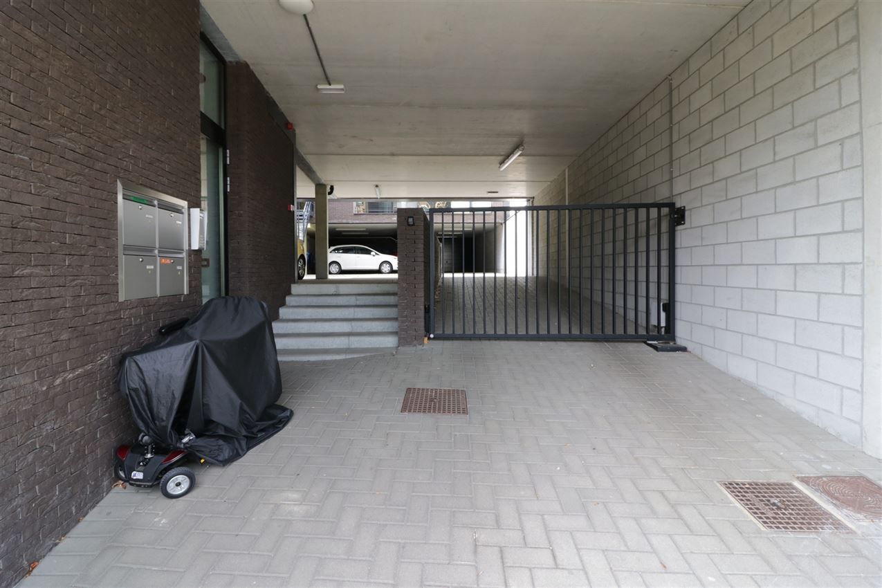 Duplex met 2 slpk., terras en garage temidden centrum foto 28