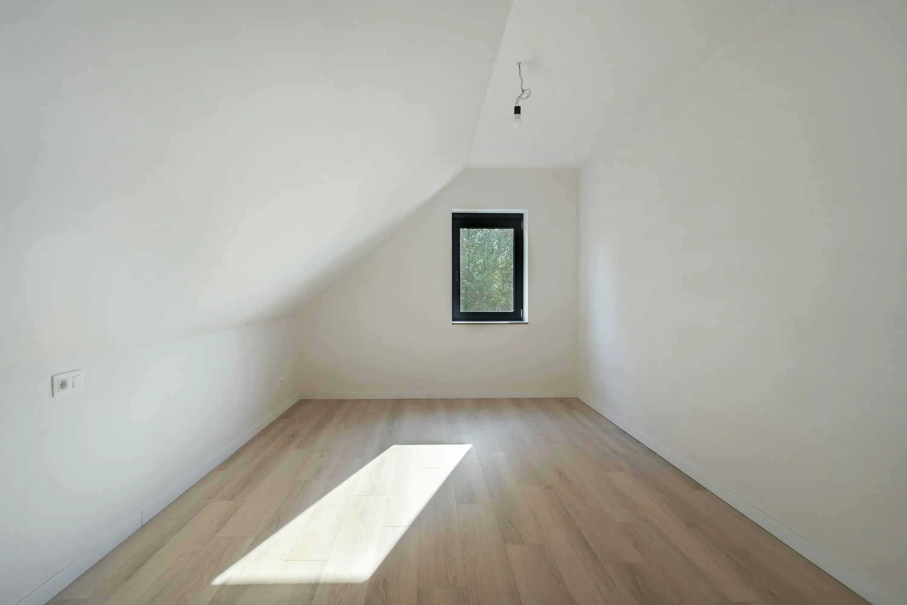 Alleenstaand huis te koop in Vleteren met weide en bijgebouw foto 19