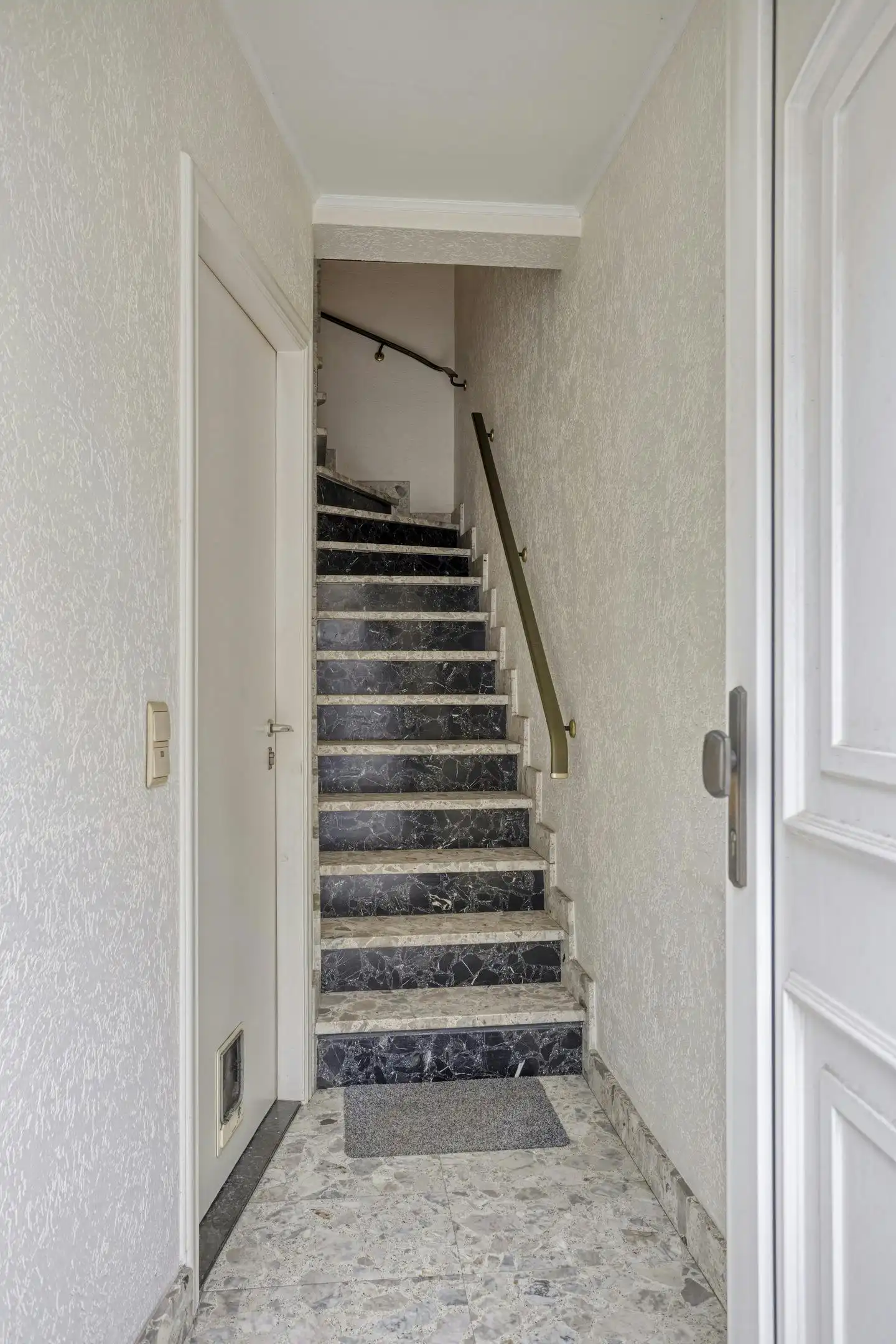 Zeer ruim huis in Boom met veel potentieel in Boom foto 5