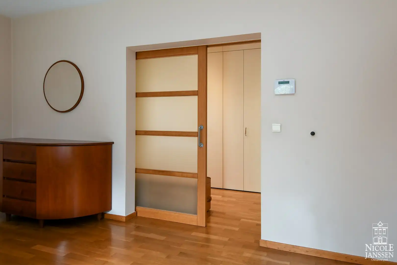 Instapklaar landhuis met tuin en interessant bijgebouw foto 19