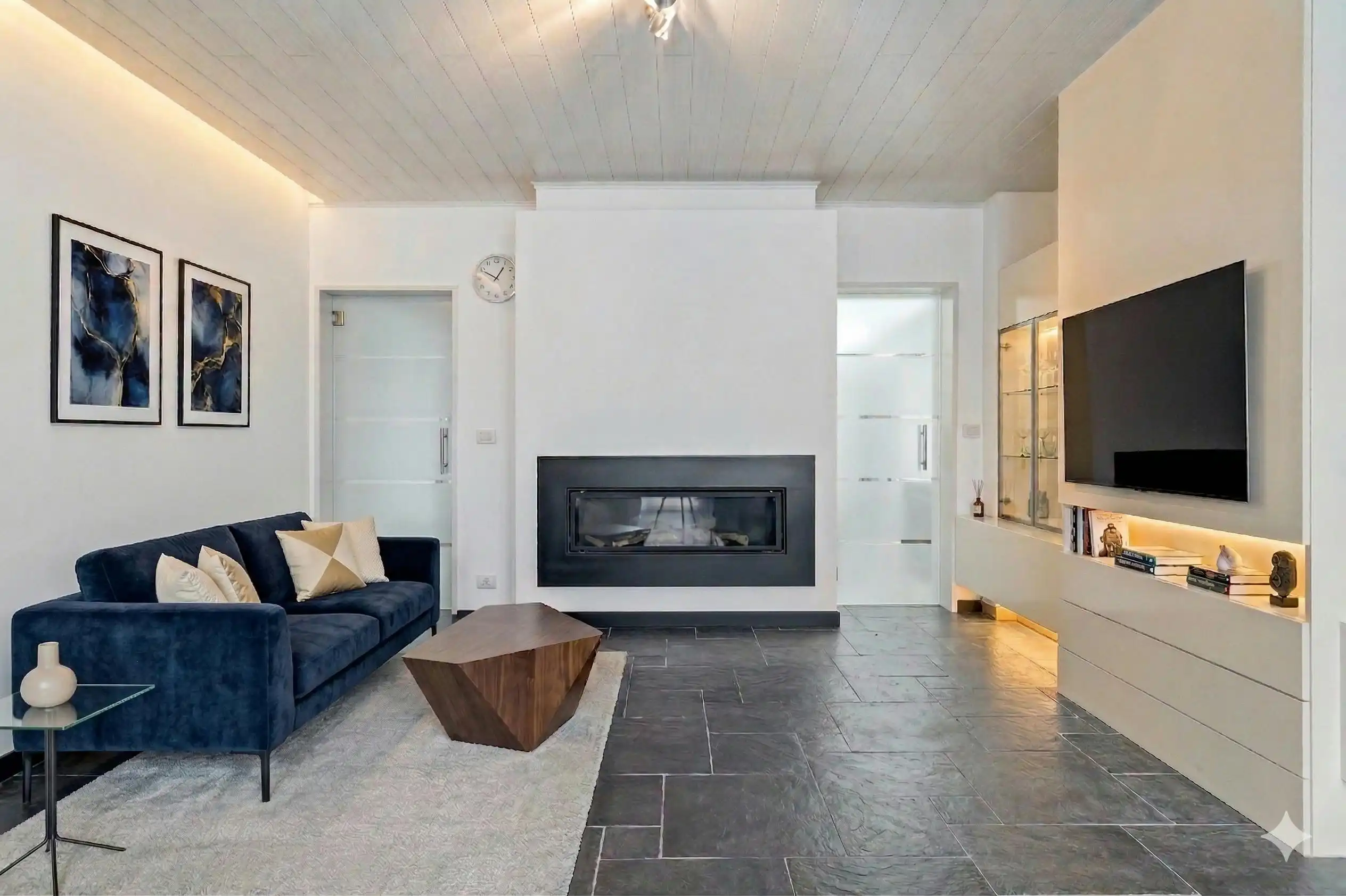 Ruime woning met 5 slaapkamers en leuke tuin in Roeselare! foto 2