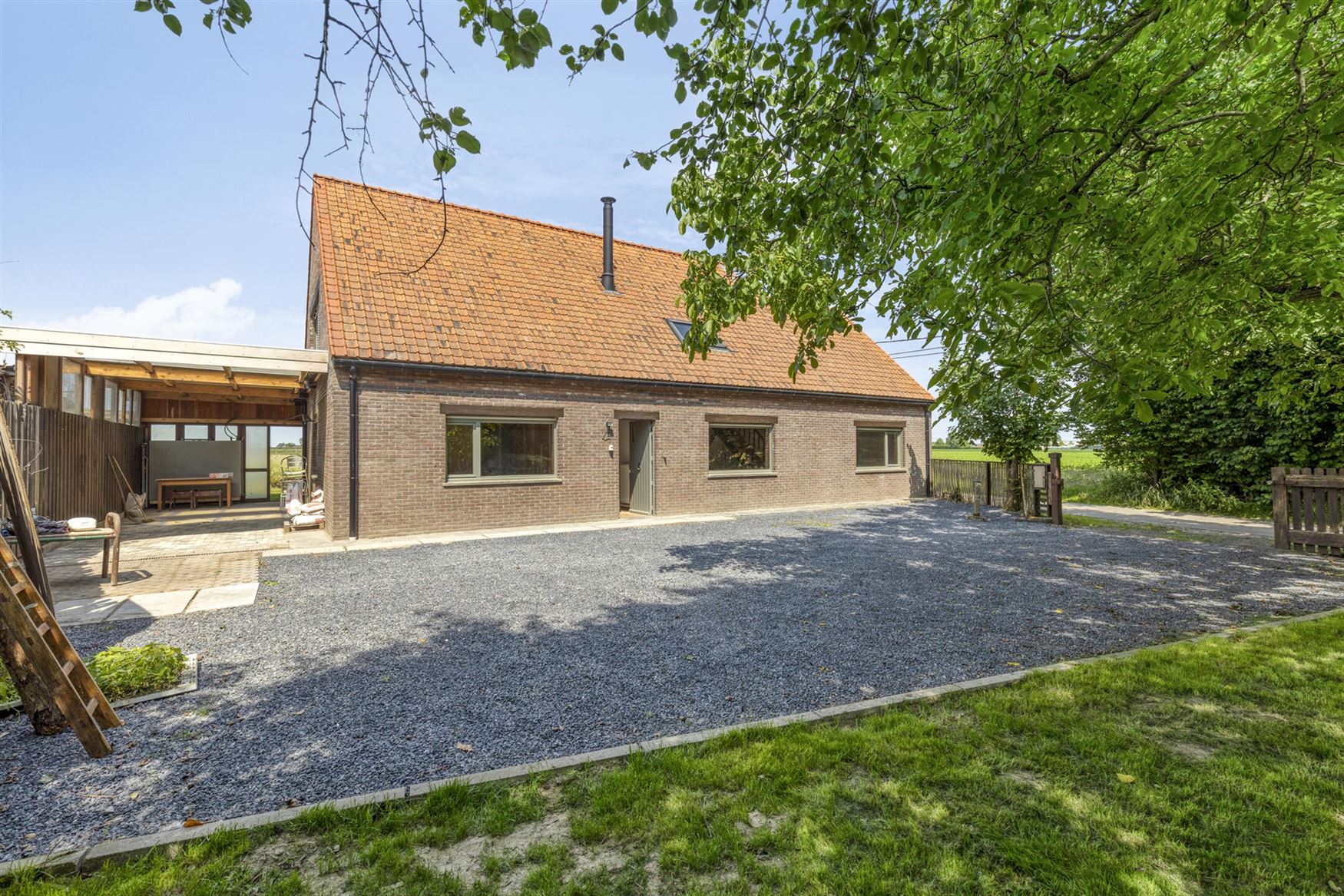 Ruime en rustig gelegen gezinswoning foto 5