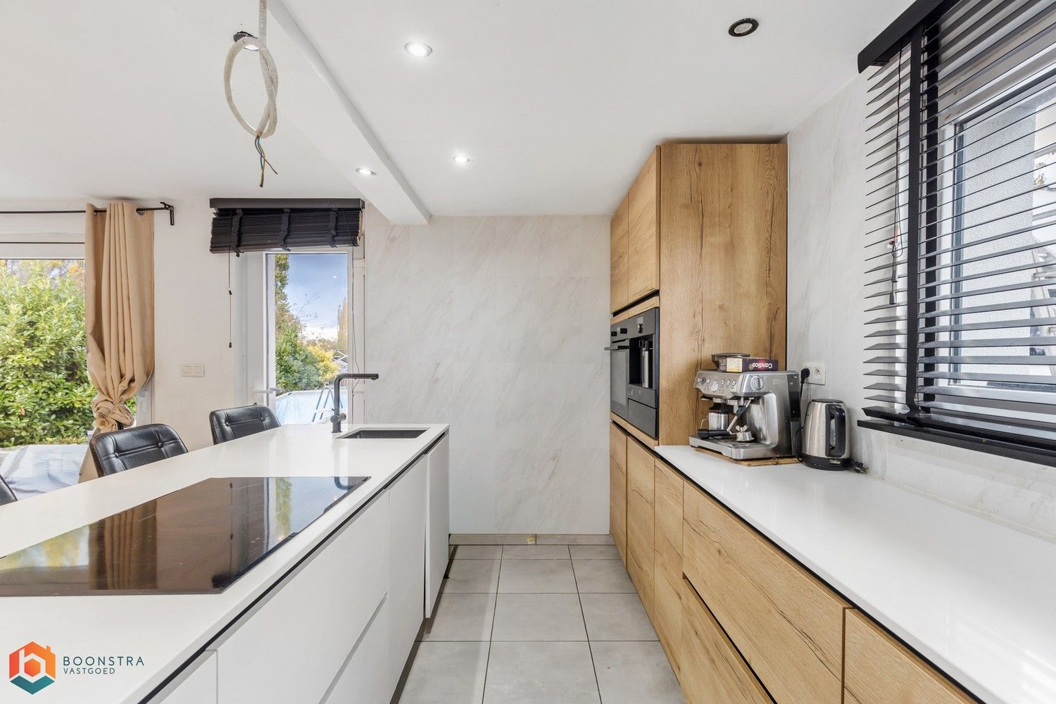 Woning met 4 slpkrs en garage op perceel van 1401 m² foto 9