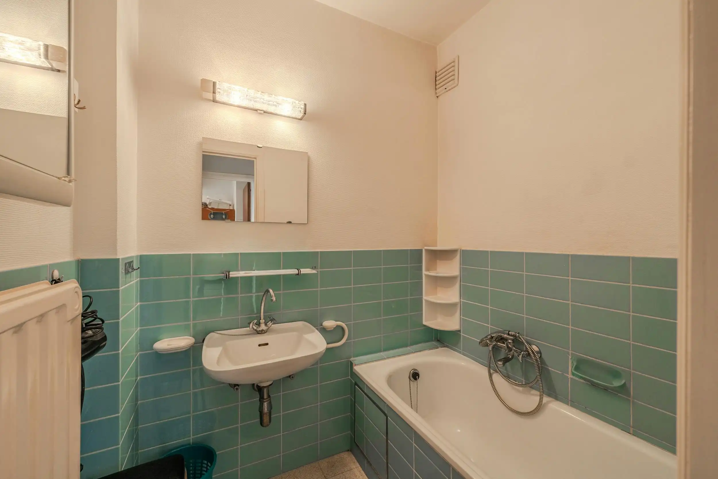 Appartement met 2 slaapkamers en terras op de Zeedijk! foto 9