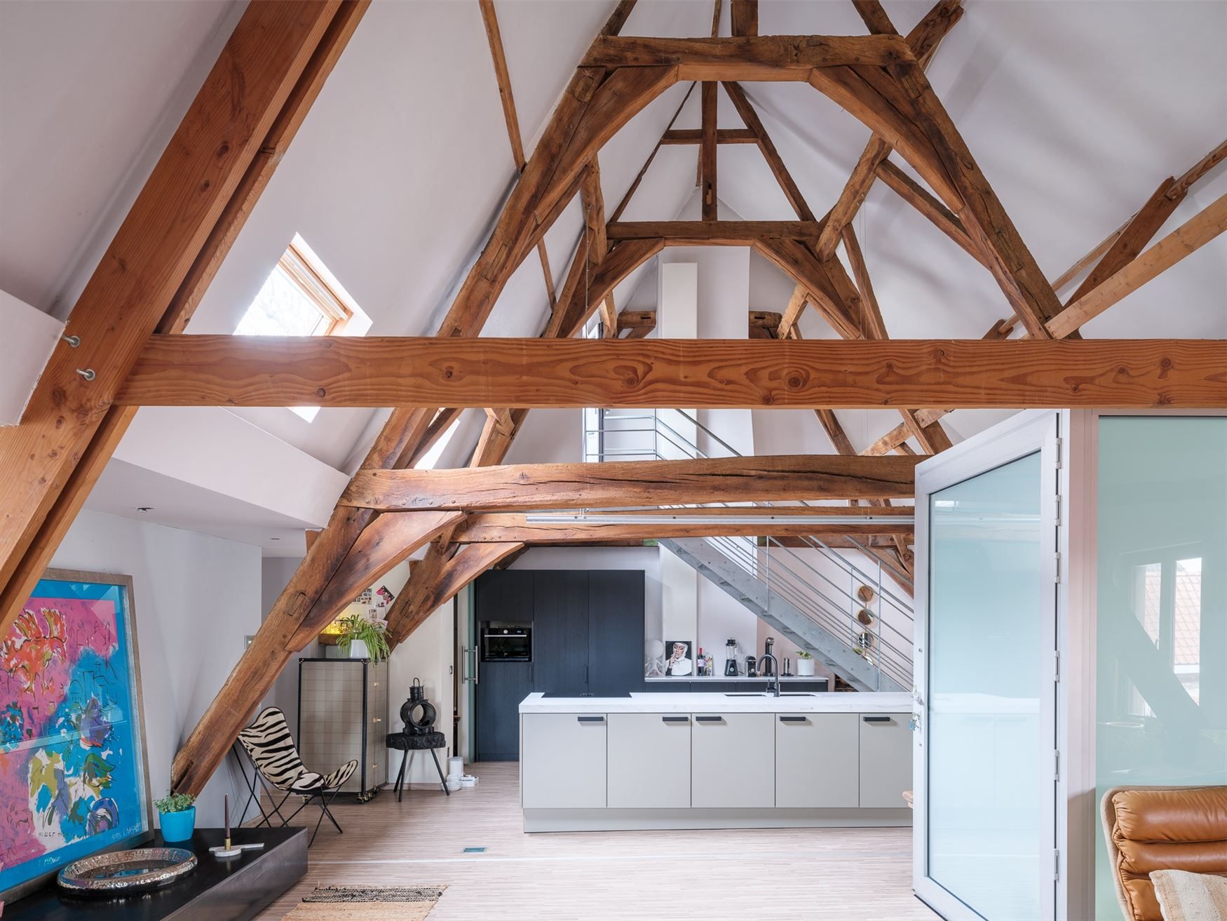 Karaktervolle loft met groot terras in hartje Oudenaarde. foto {{pictureIndex}}