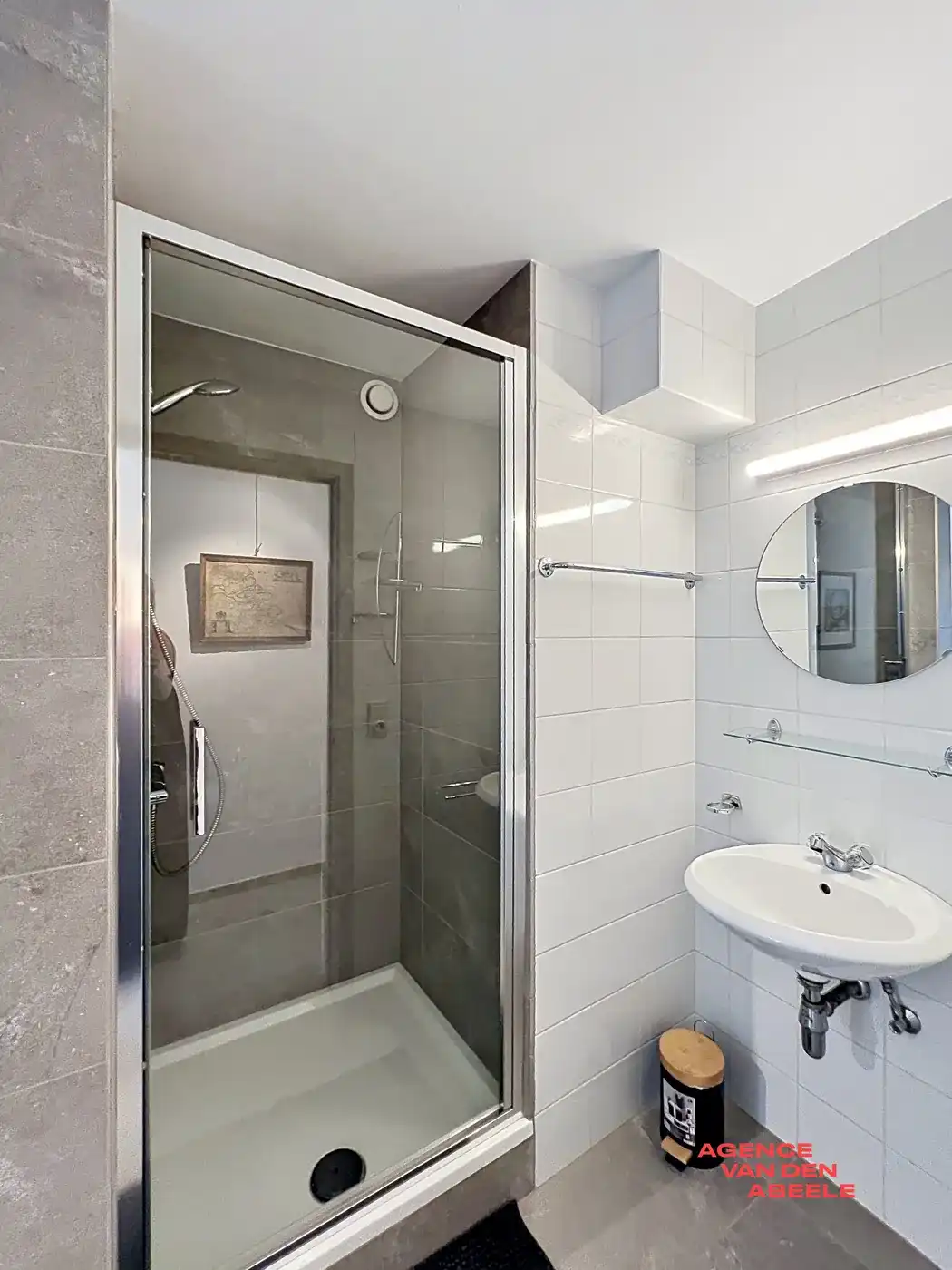 Op een topligging aan de Zeedijk in Duinbergen bevindt zich dit appartement met ongehinderd frontaal zeezicht.  foto 14
