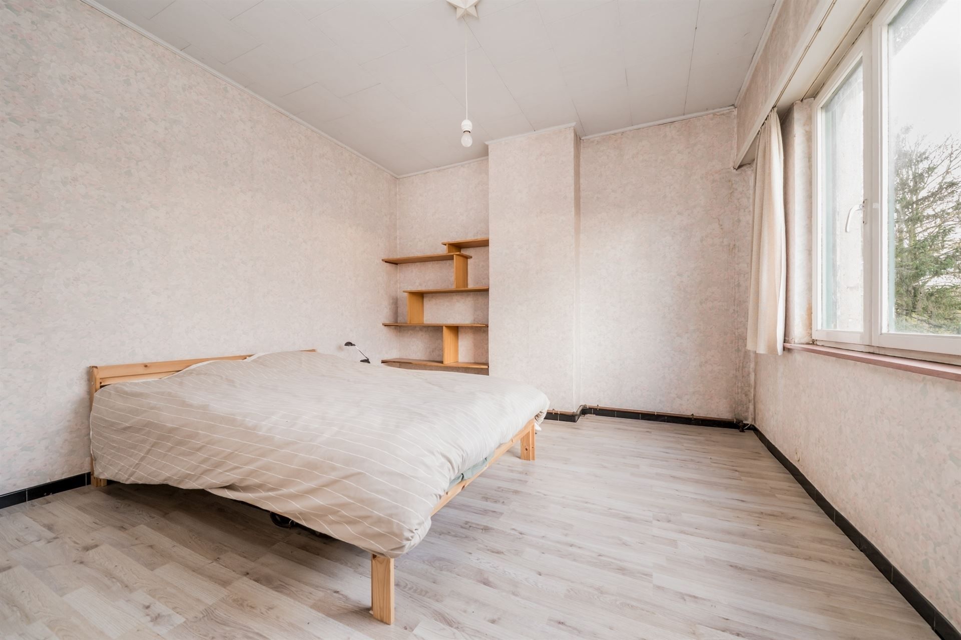 Te renoveren woning met 4 slpks en tuin. foto 14