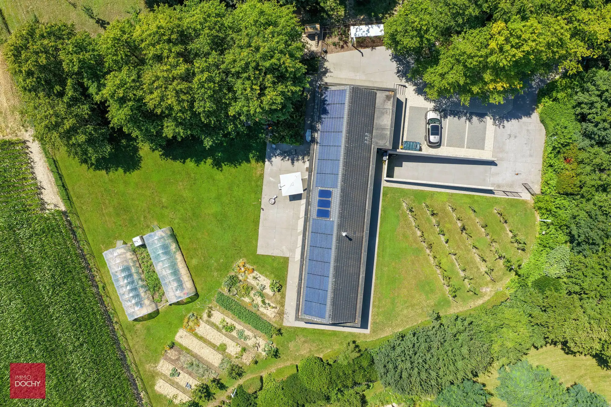 Tijdloze luxe-villa met landelijk zicht foto 6