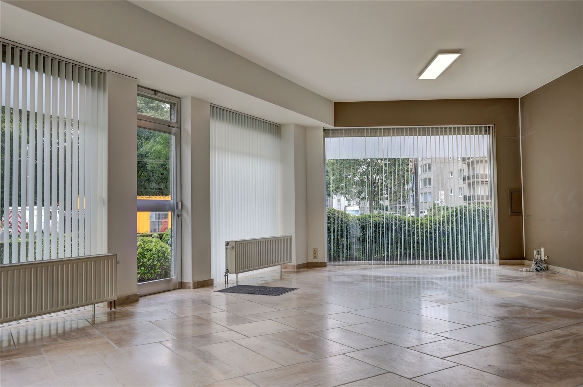 Kantoor op ideale locatie in Deurne te huur foto {{pictureIndex}}
