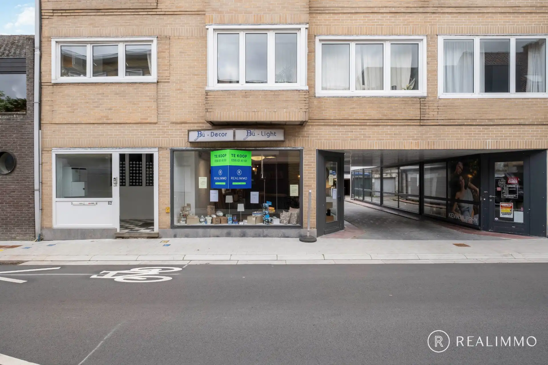 Verrassend ruim handelspand in hartje Kuurne foto 2