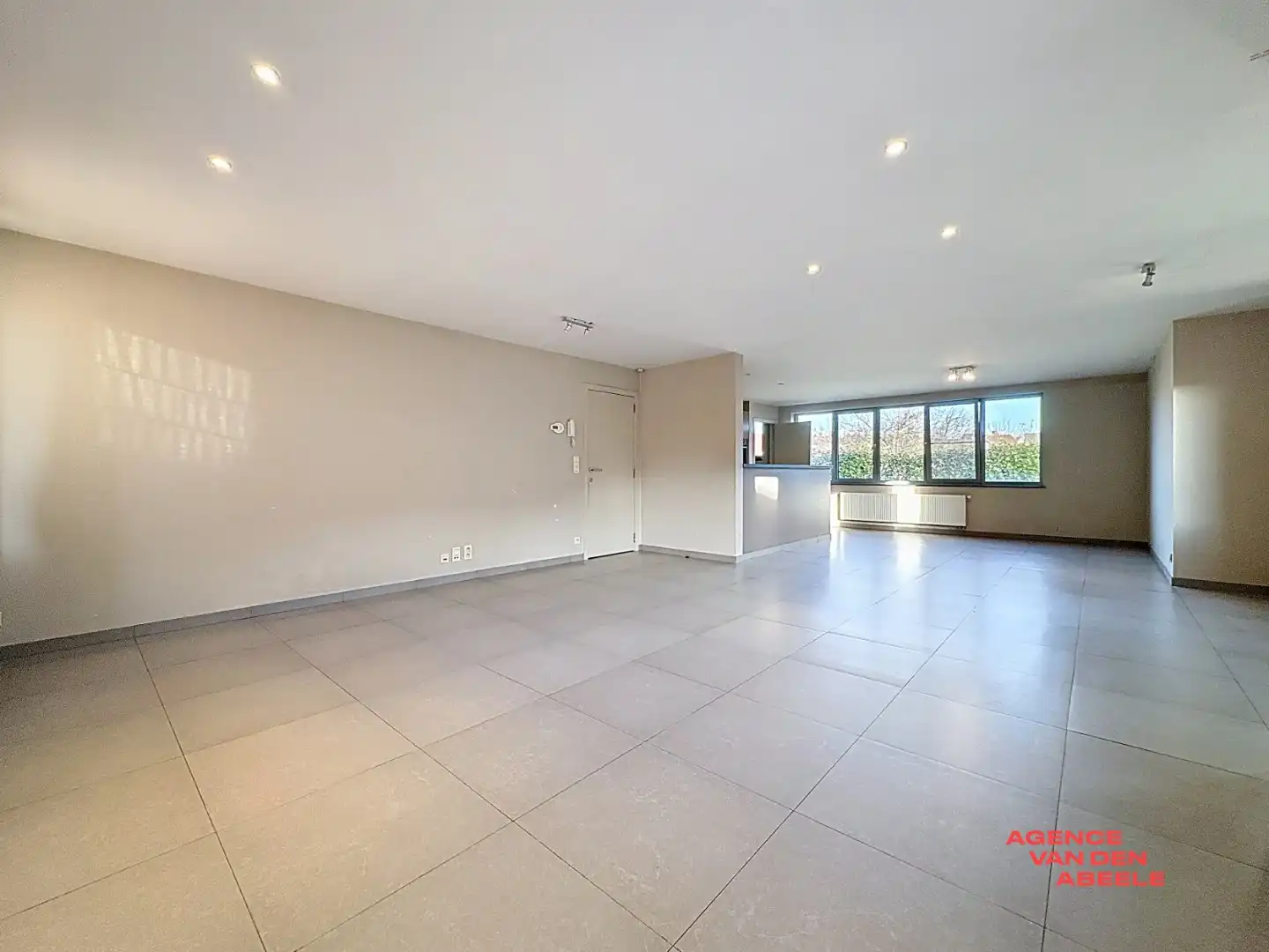 Duplexappartement met tuin en ruime garage foto 3