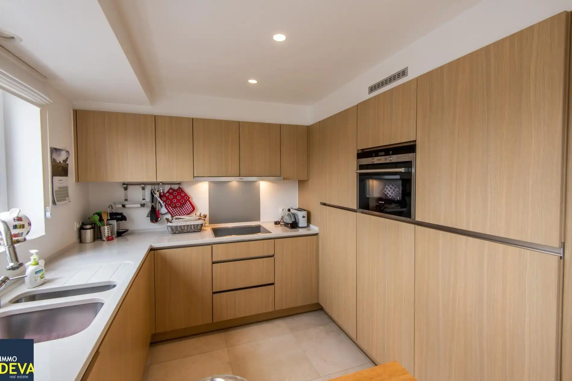 Zeer zonnig duplexdakapp. met prachtige terrassen,  gelegen op de Kustlaan vlakbij het Driehoeksplein. foto 9