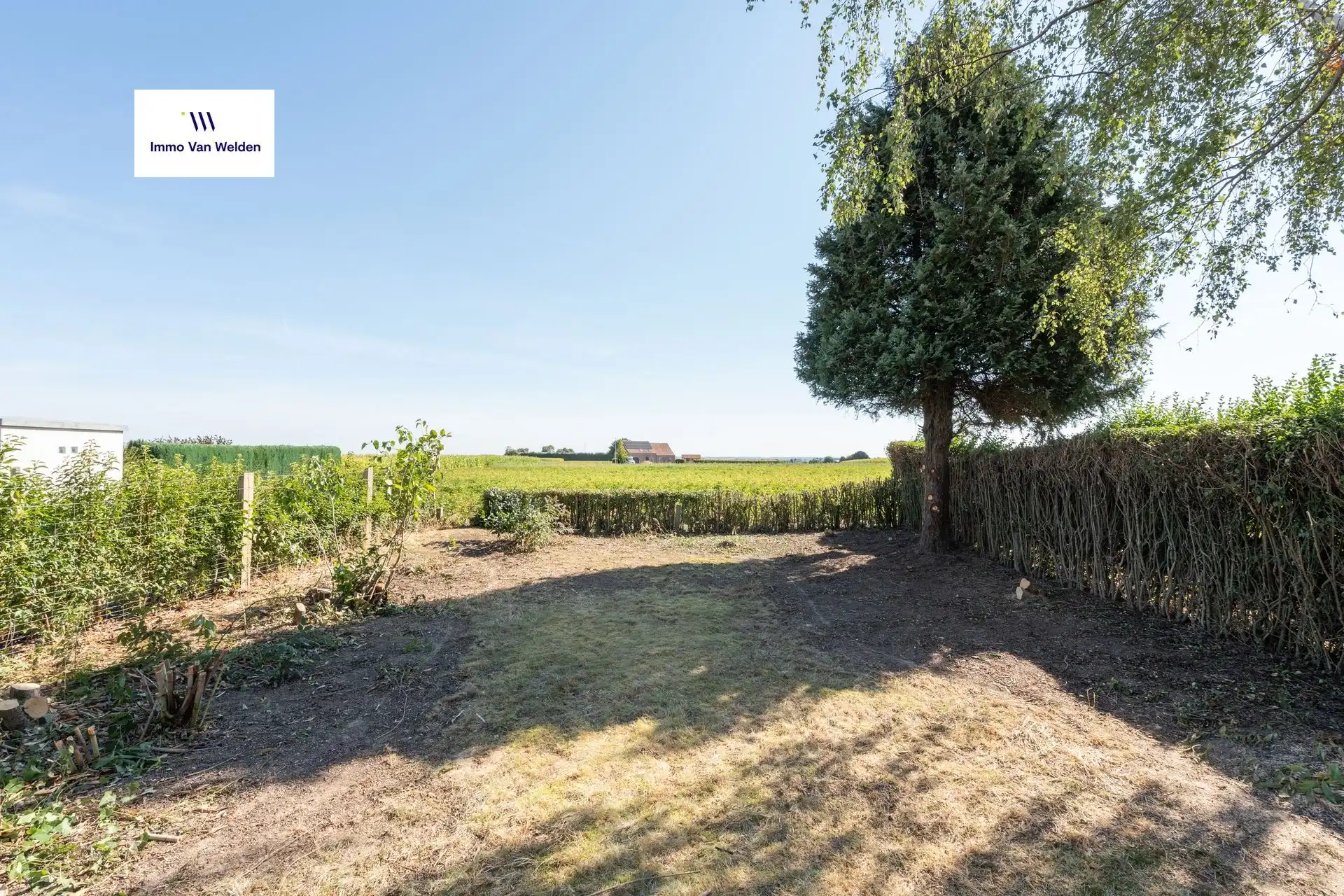 Te renoveren halfopen woning met garage en tuin in landelijke omgeving te Wortegem-Petegem. foto 15