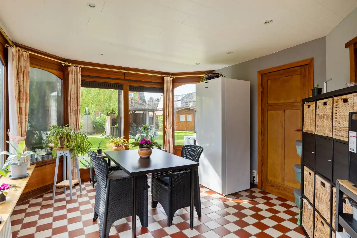 Top gelegen, charmante, vrijstaande woning met 3 slpk. en prachtige zuid-tuin foto 14