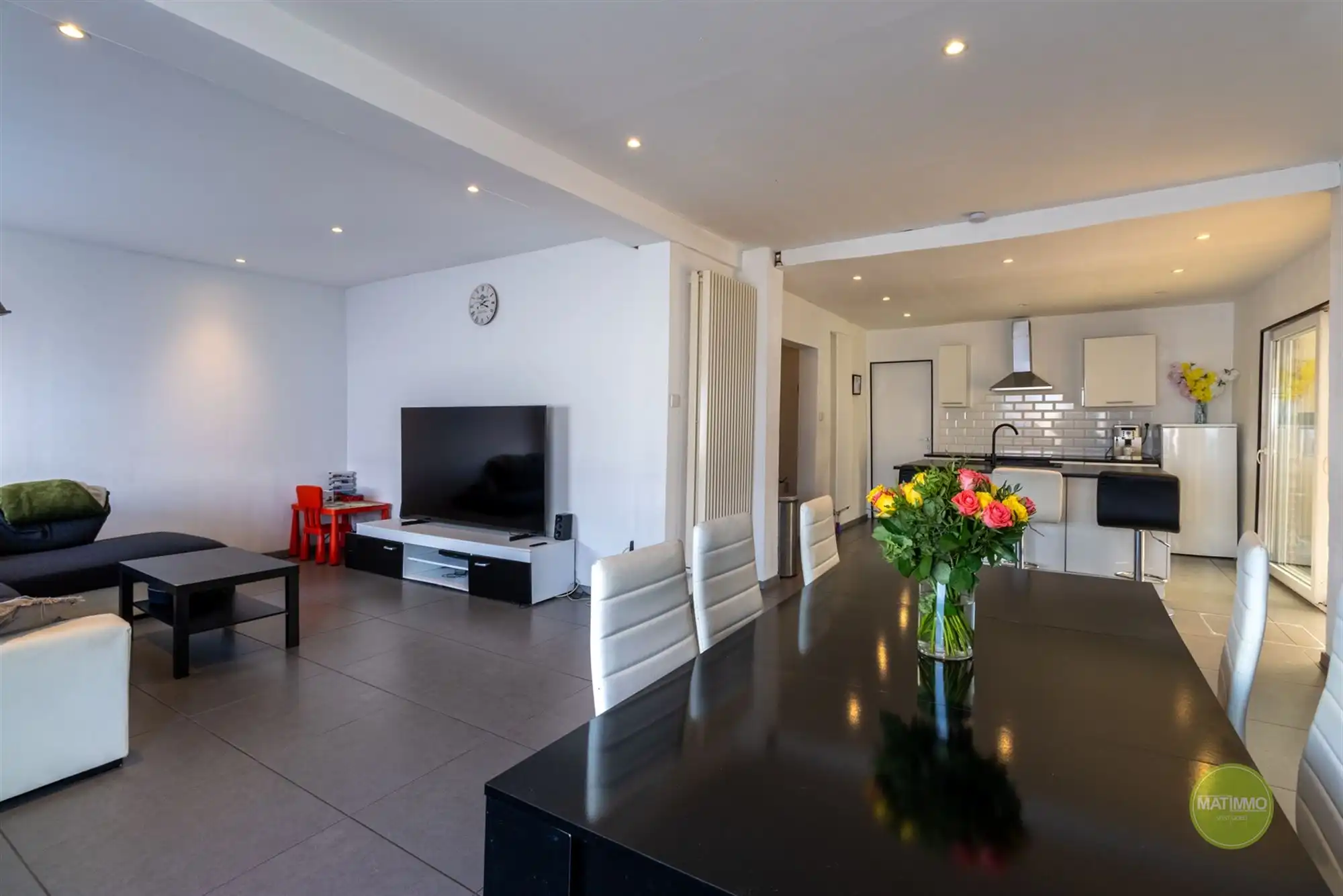 Instapklare starterswoning met 3 slaapkamers en tuin in Mol foto 6
